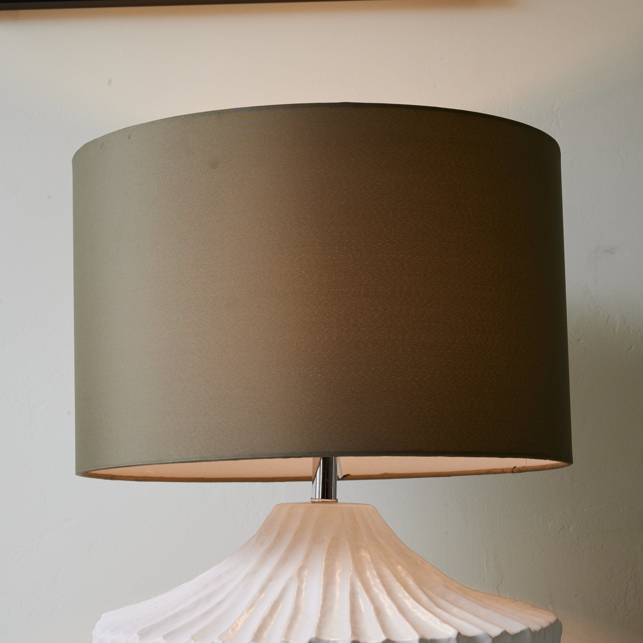 Arthur Minimalist Table Lamp-Neutral Decor