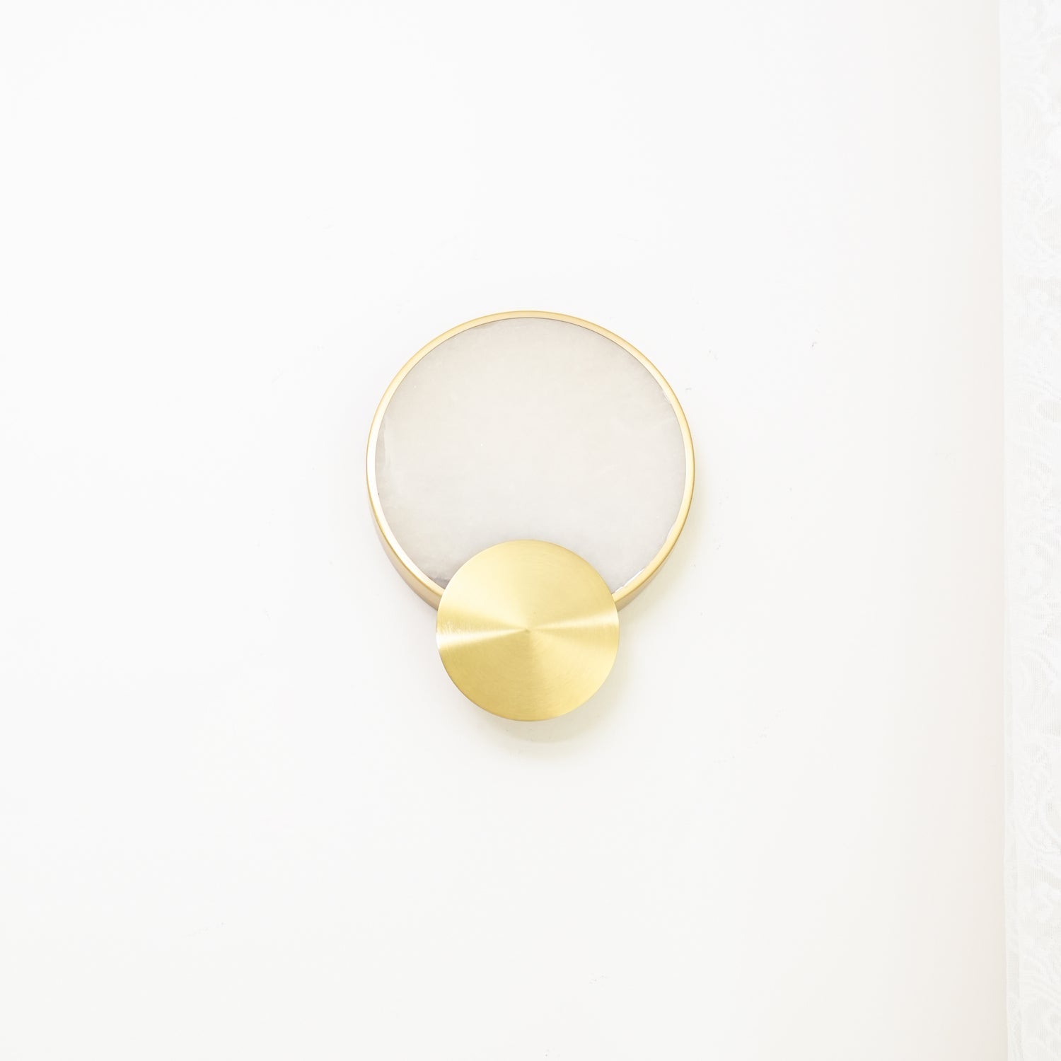 Myvelarae Circular Alabaster Wall Light-Neutral Decor