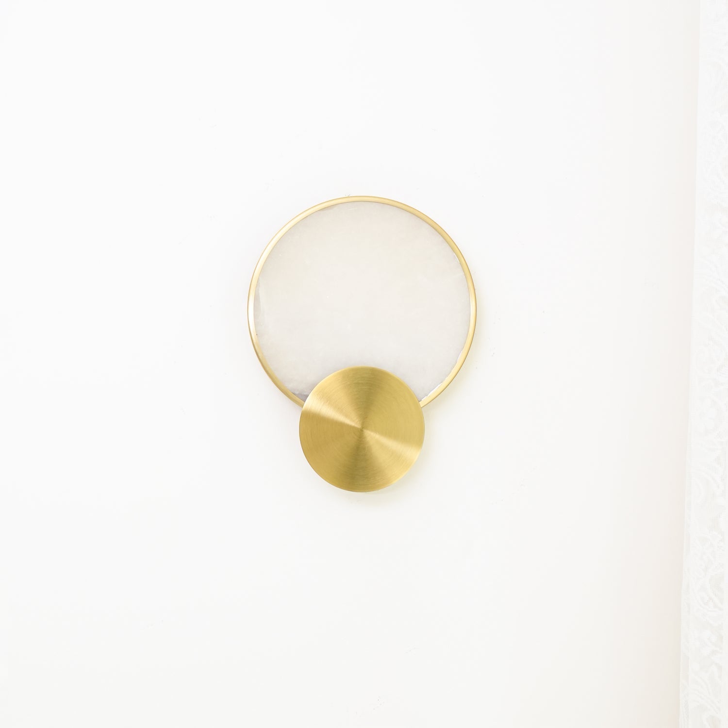 Myvelarae Circular Alabaster Wall Light-Neutral Decor