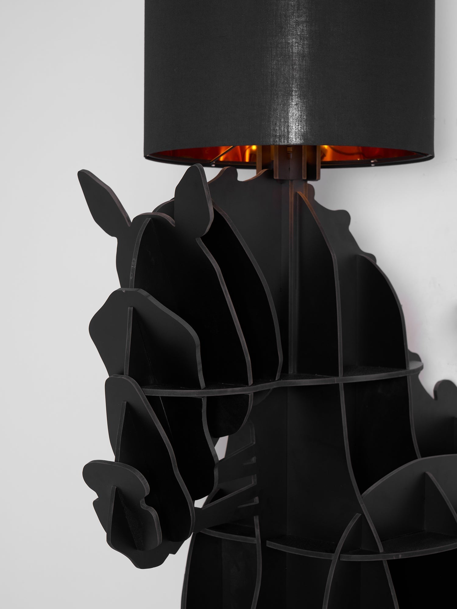 Nrasen Horse-shaped Floor Lamp-Neutral Decor