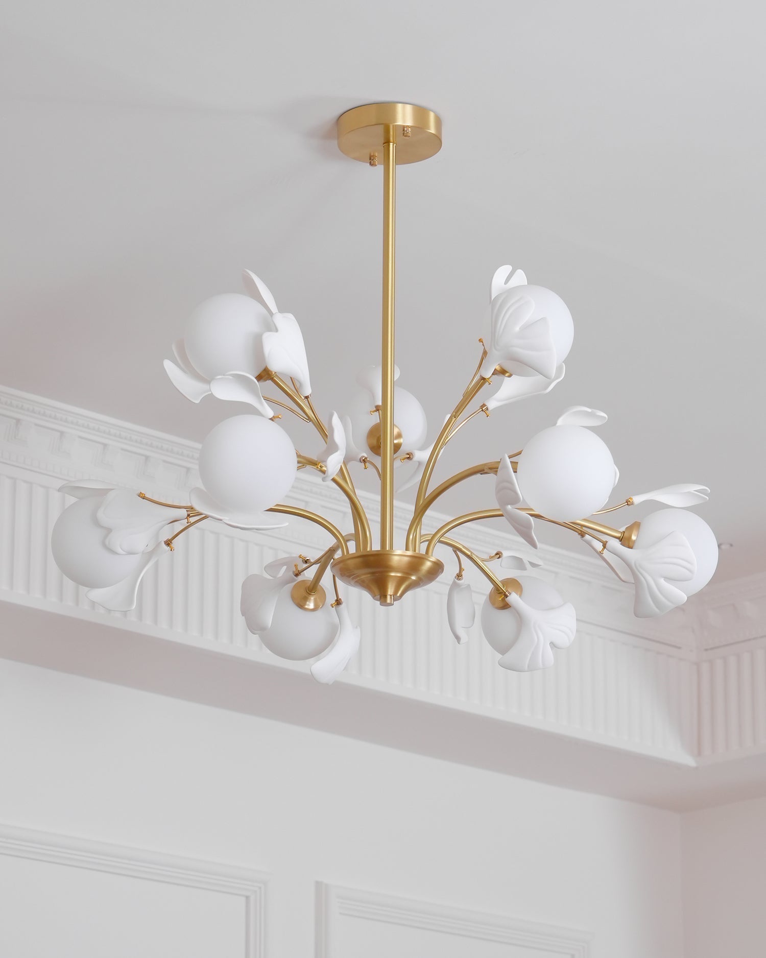 Dorvel Chandelier Ginkgo Leaf Brass Ceramic Glass-Neutral Decor