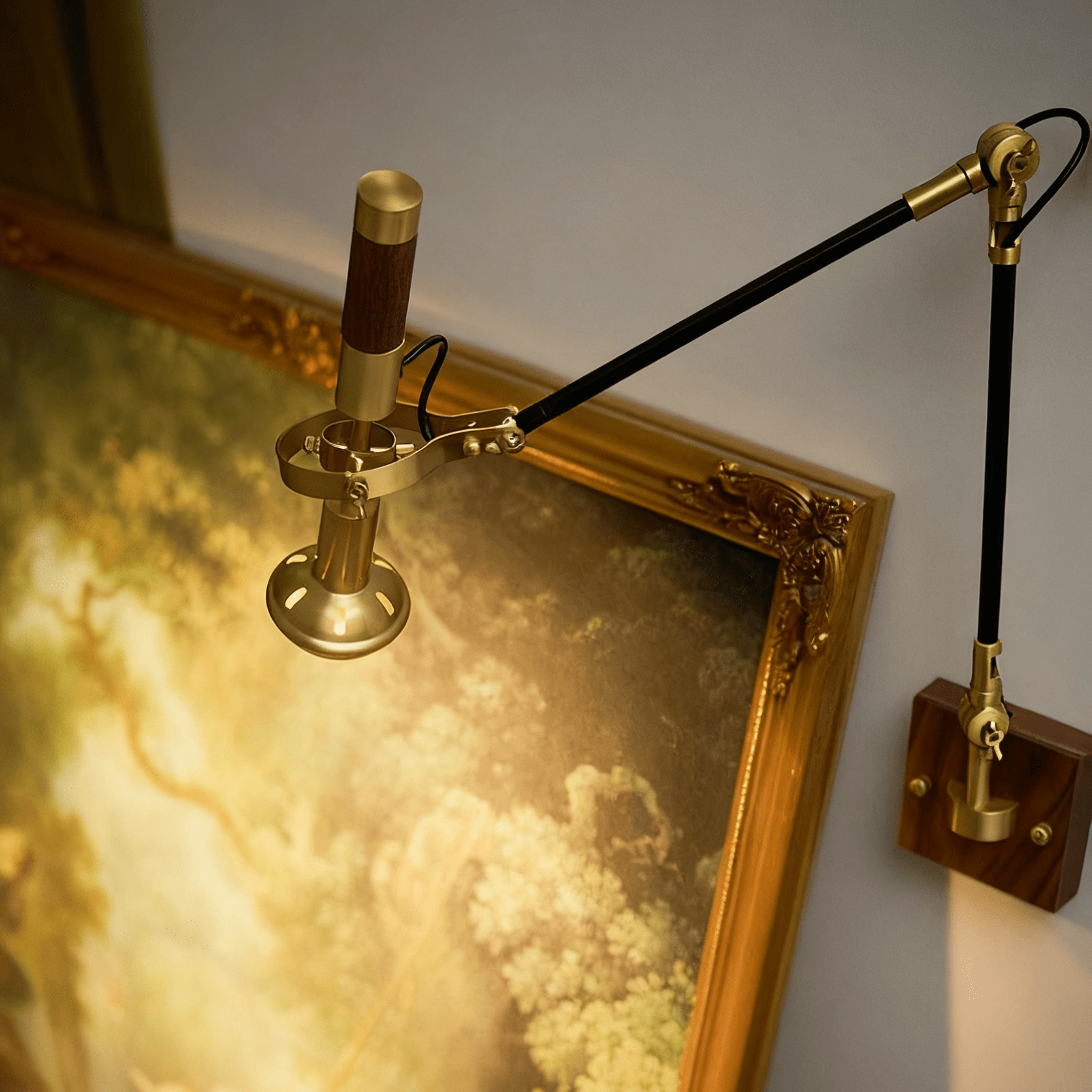 Liravo Wood Wall Lamp-Neutral Decor
