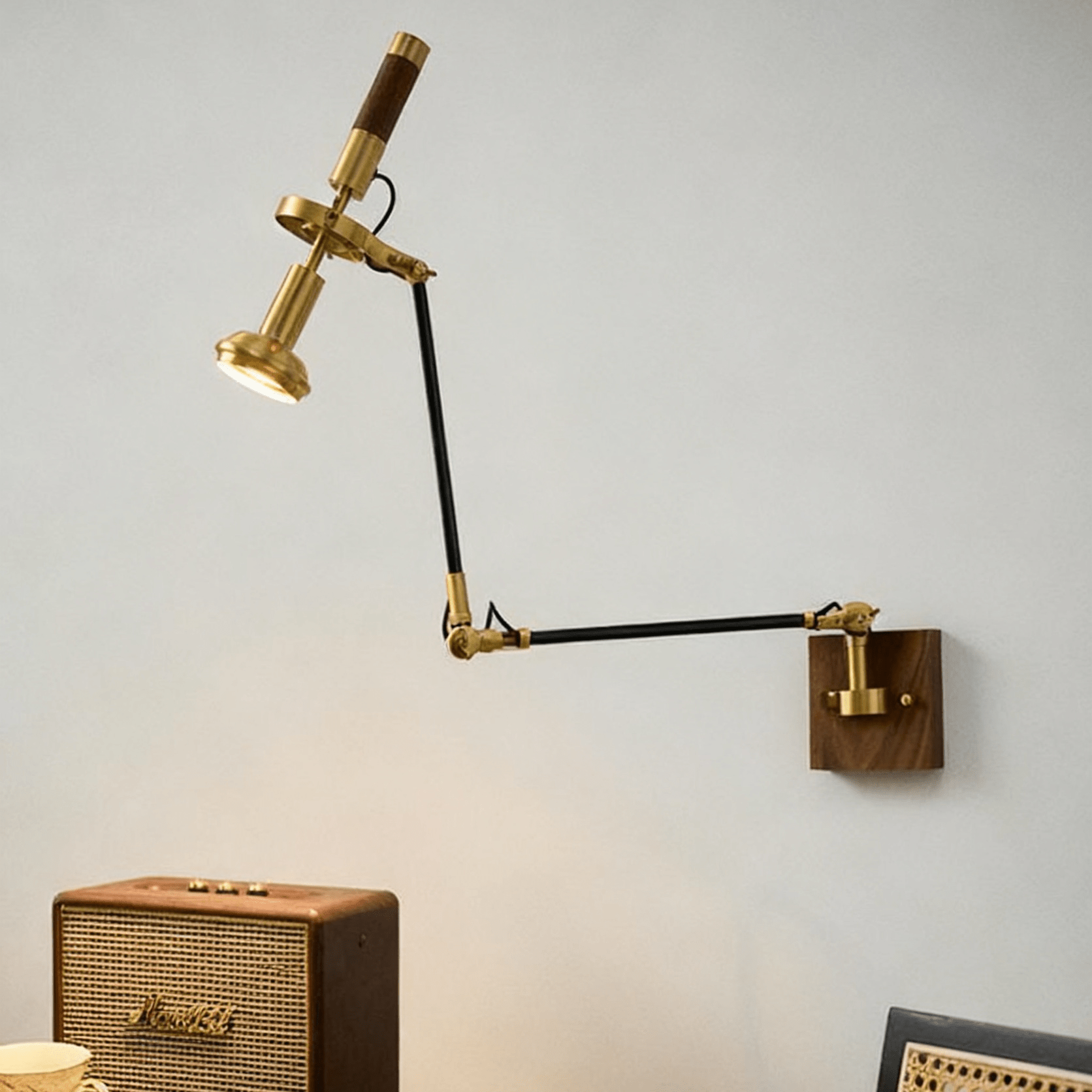 Liravo Wood Wall Lamp-Neutral Decor
