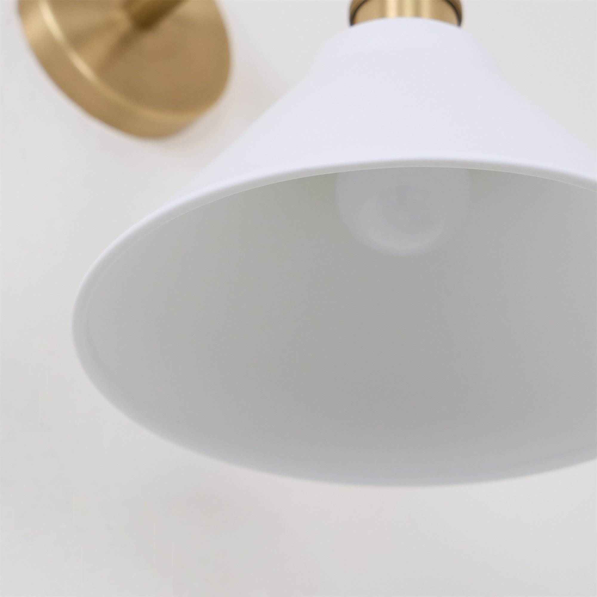 Zaya Minimalist Metal Wall Lamp-Neutral Decor