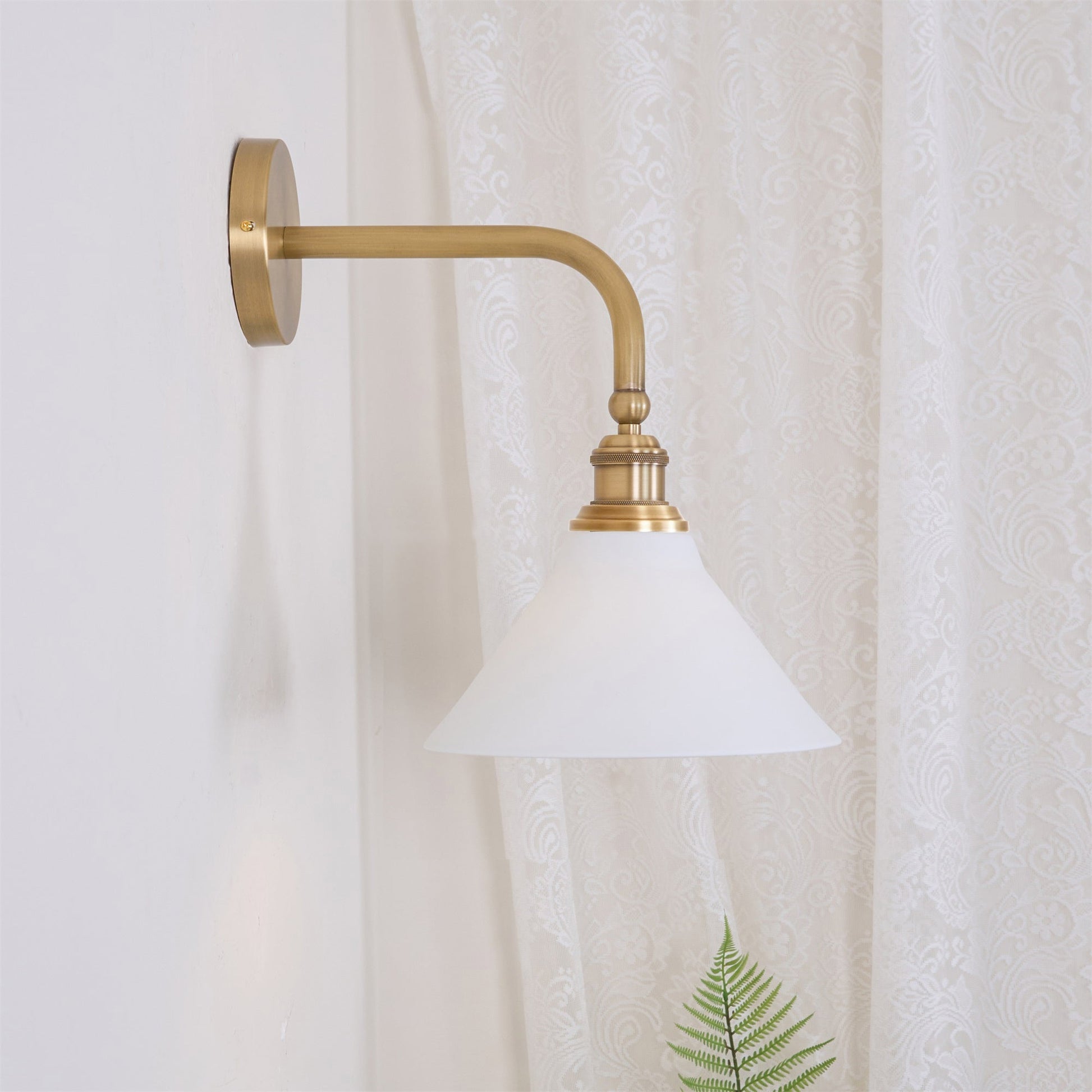 Zaya Minimalist Metal Wall Lamp-Neutral Decor