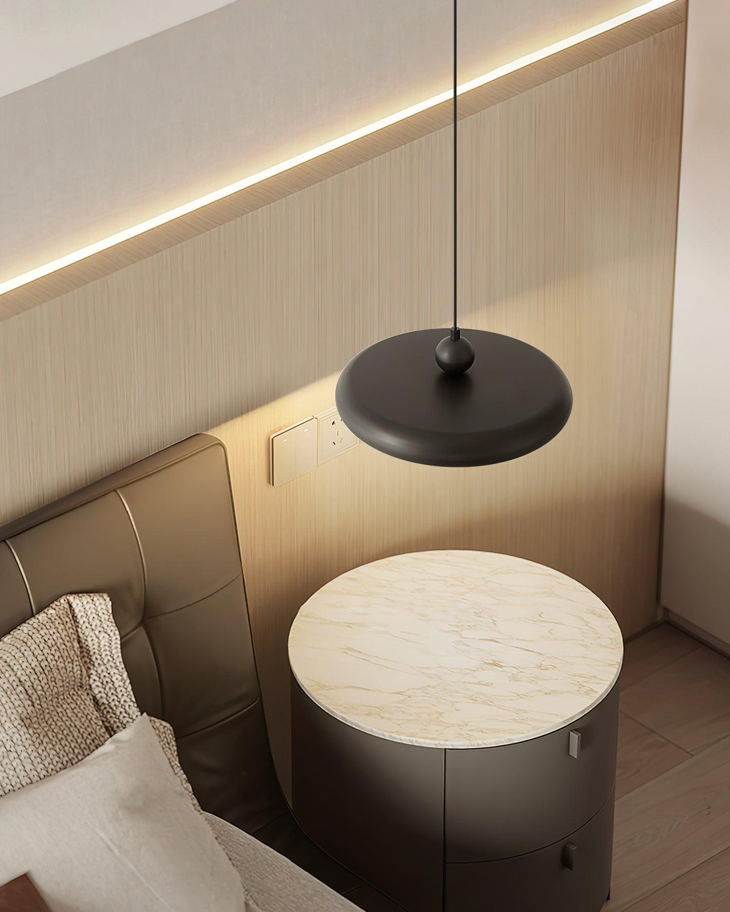 Wynric Brass Glam Pendant Lamp-Neutral Decor