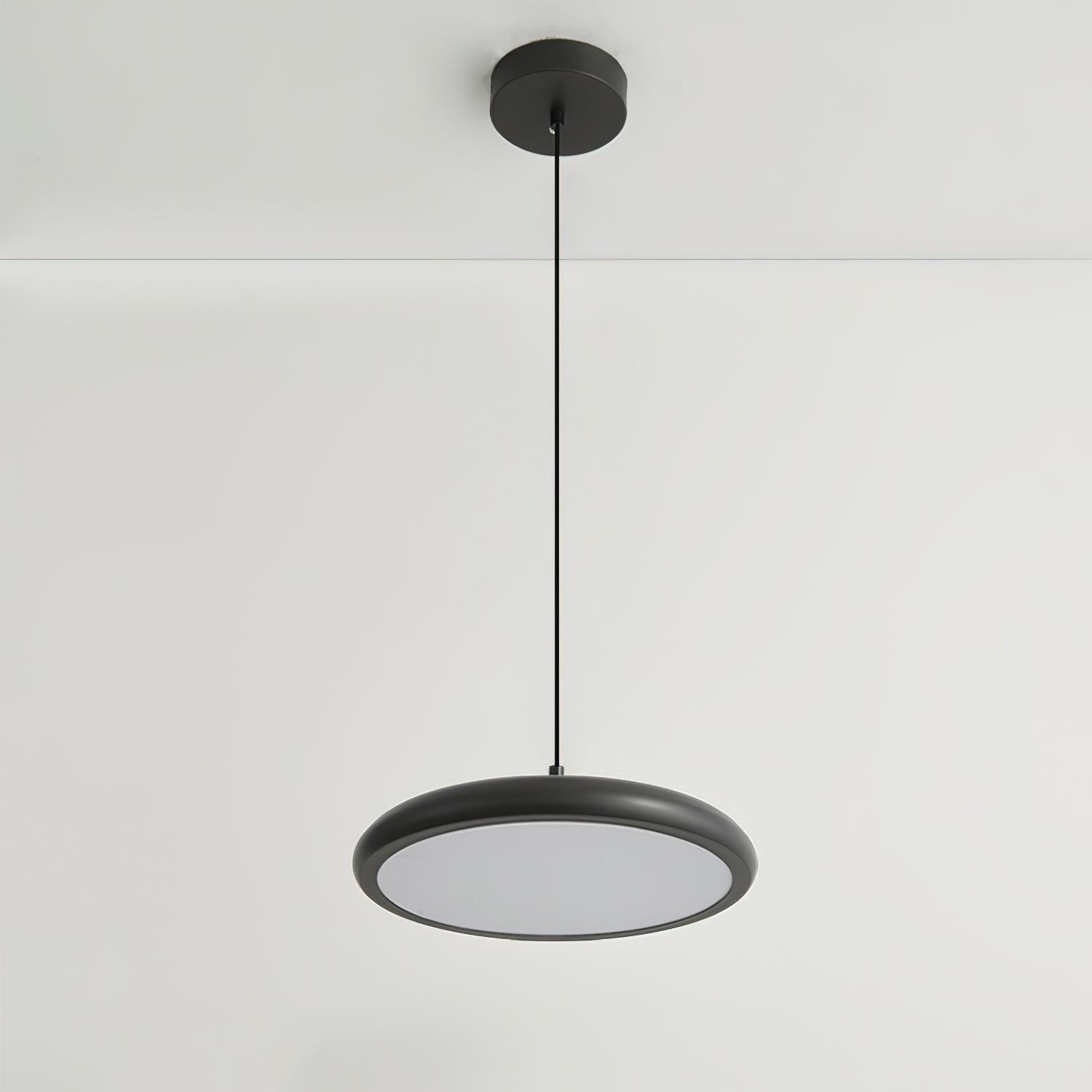 Wynric Brass Glam Pendant Lamp-Neutral Decor
