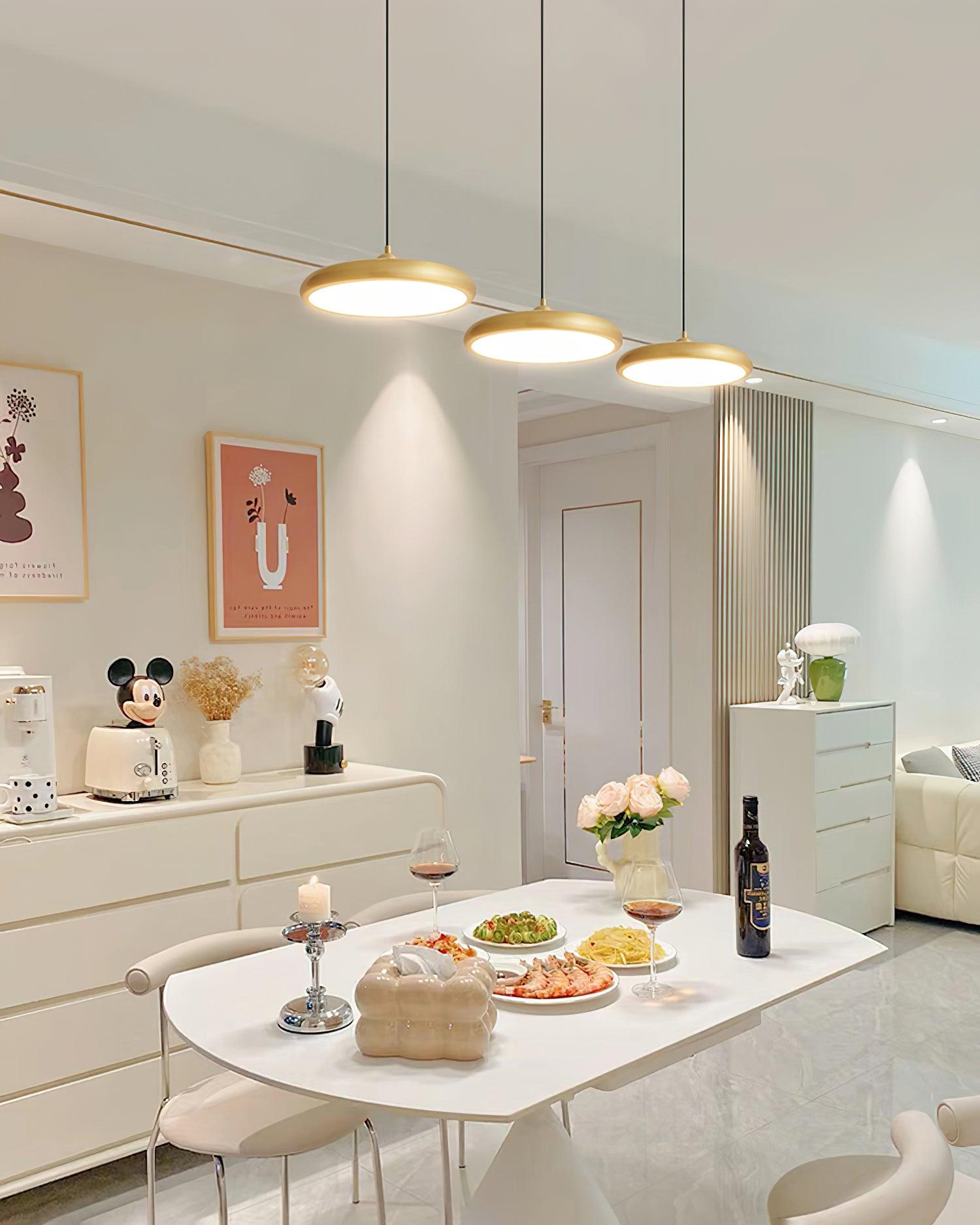 Wynric Brass Glam Pendant Lamp-Neutral Decor