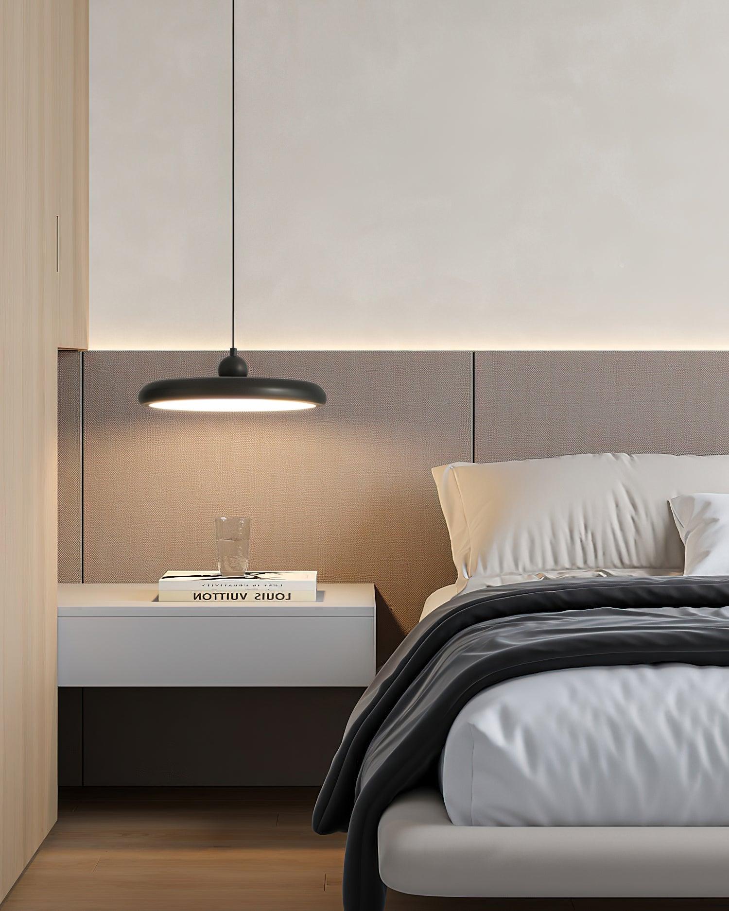 Wynric Brass Glam Pendant Lamp-Neutral Decor