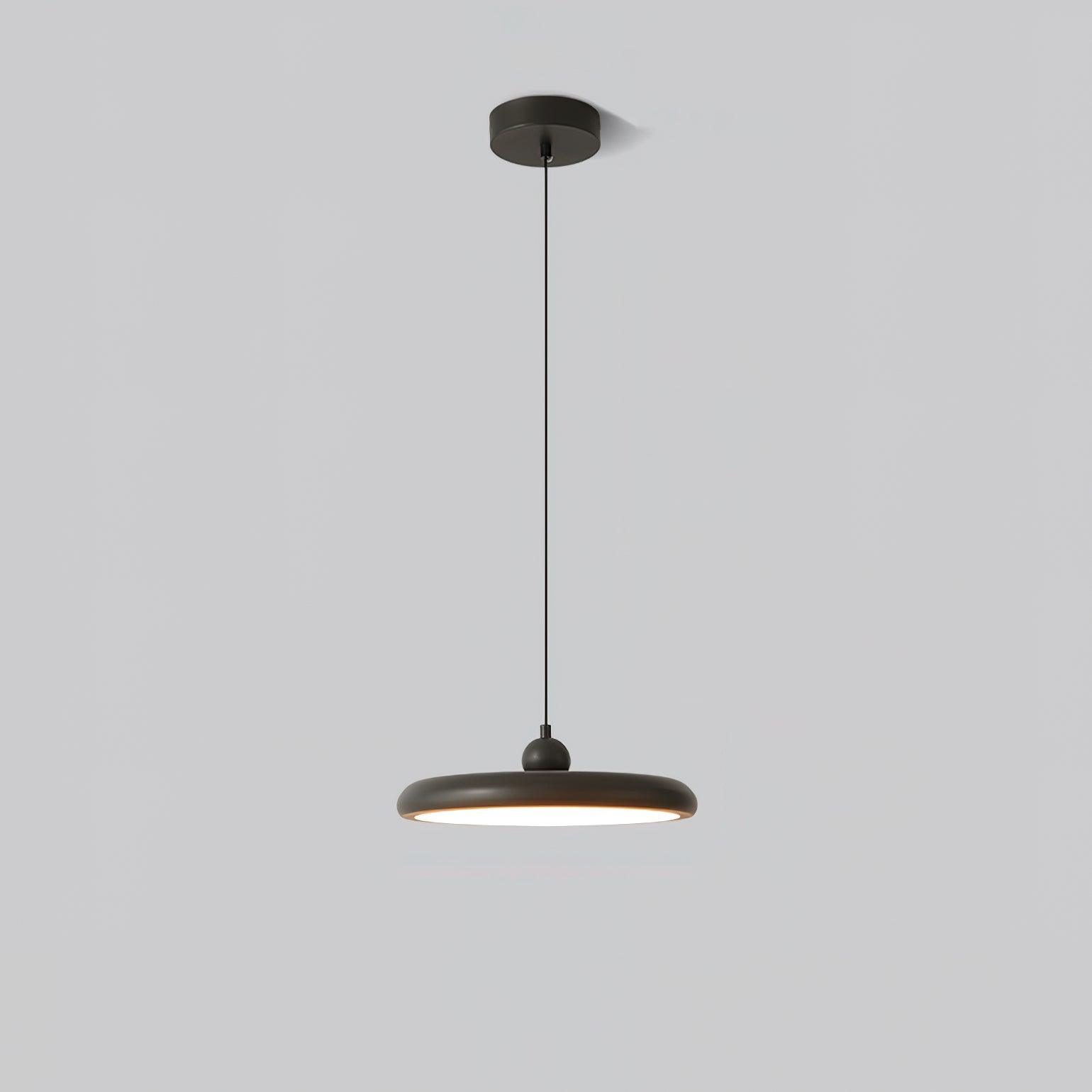 Wynric Brass Glam Pendant Lamp-Neutral Decor