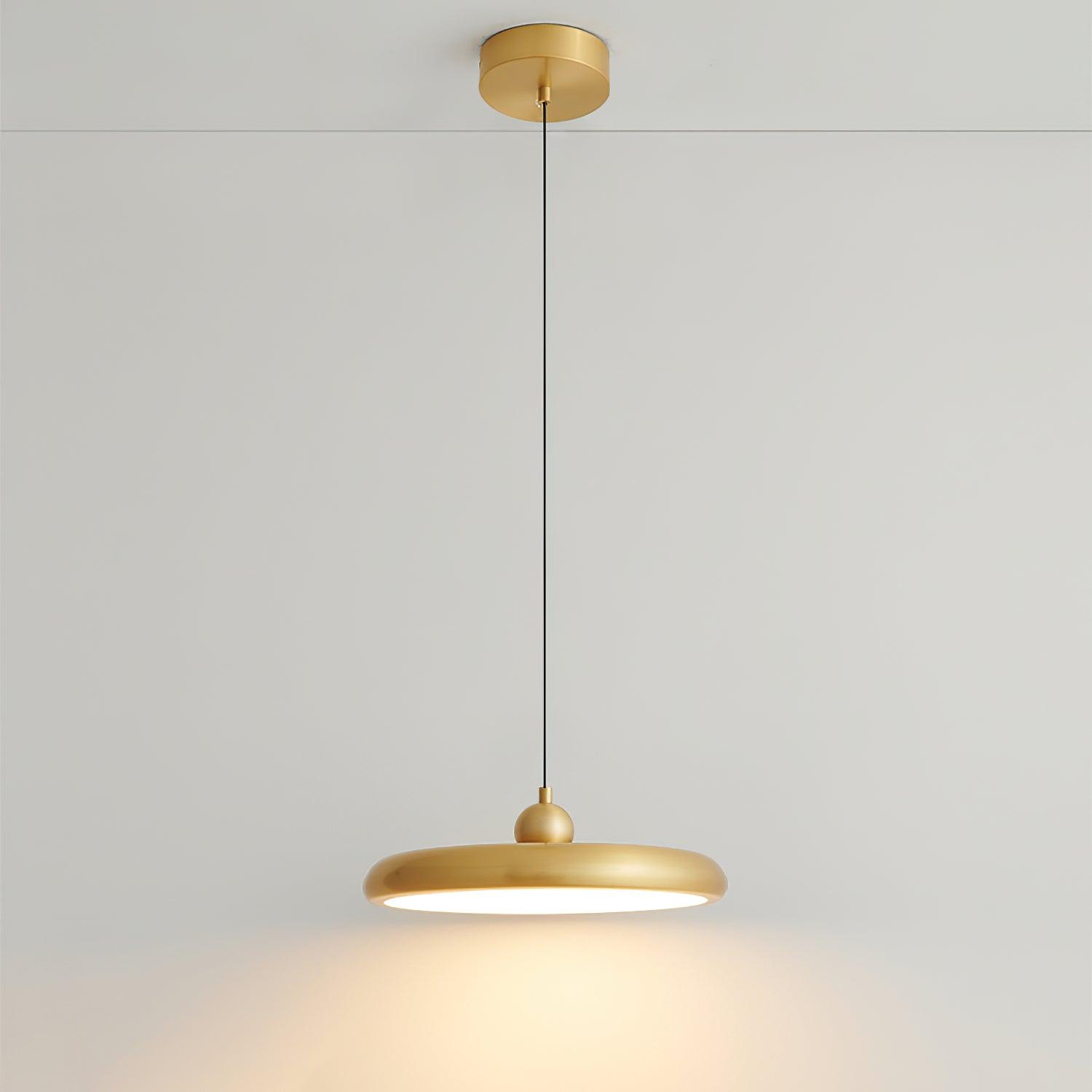 Wynric Brass Glam Pendant Lamp-Neutral Decor