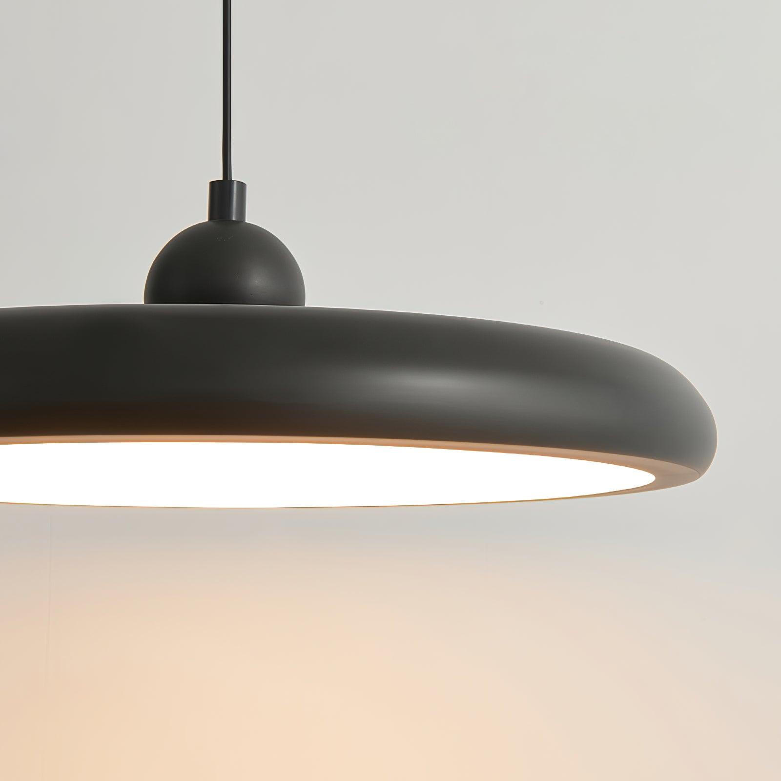 Wynric Brass Glam Pendant Lamp-Neutral Decor