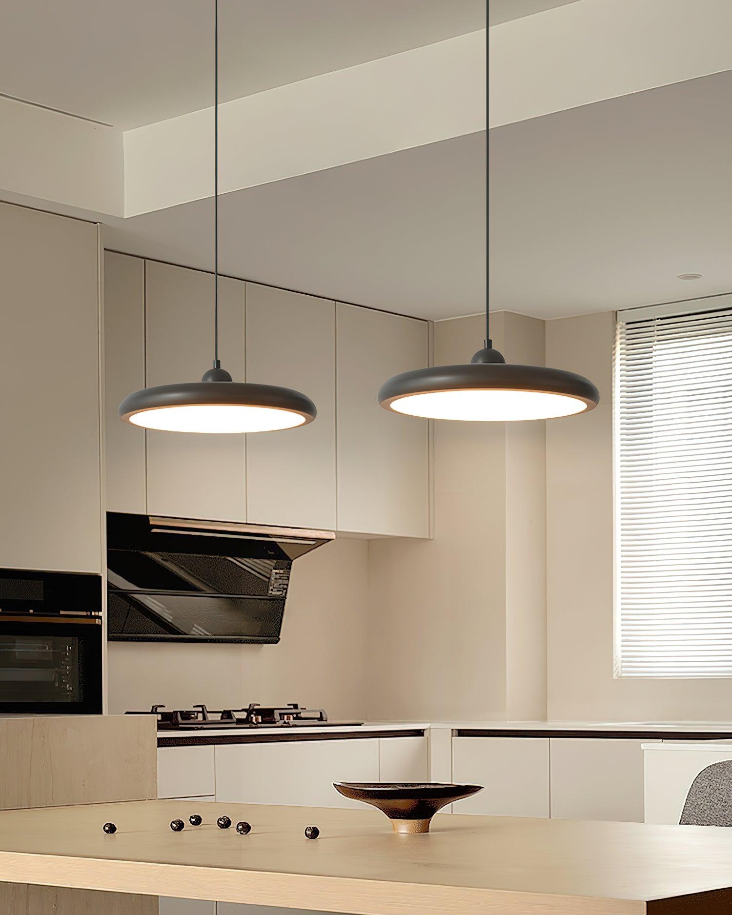 Wynric Brass Glam Pendant Lamp-Neutral Decor