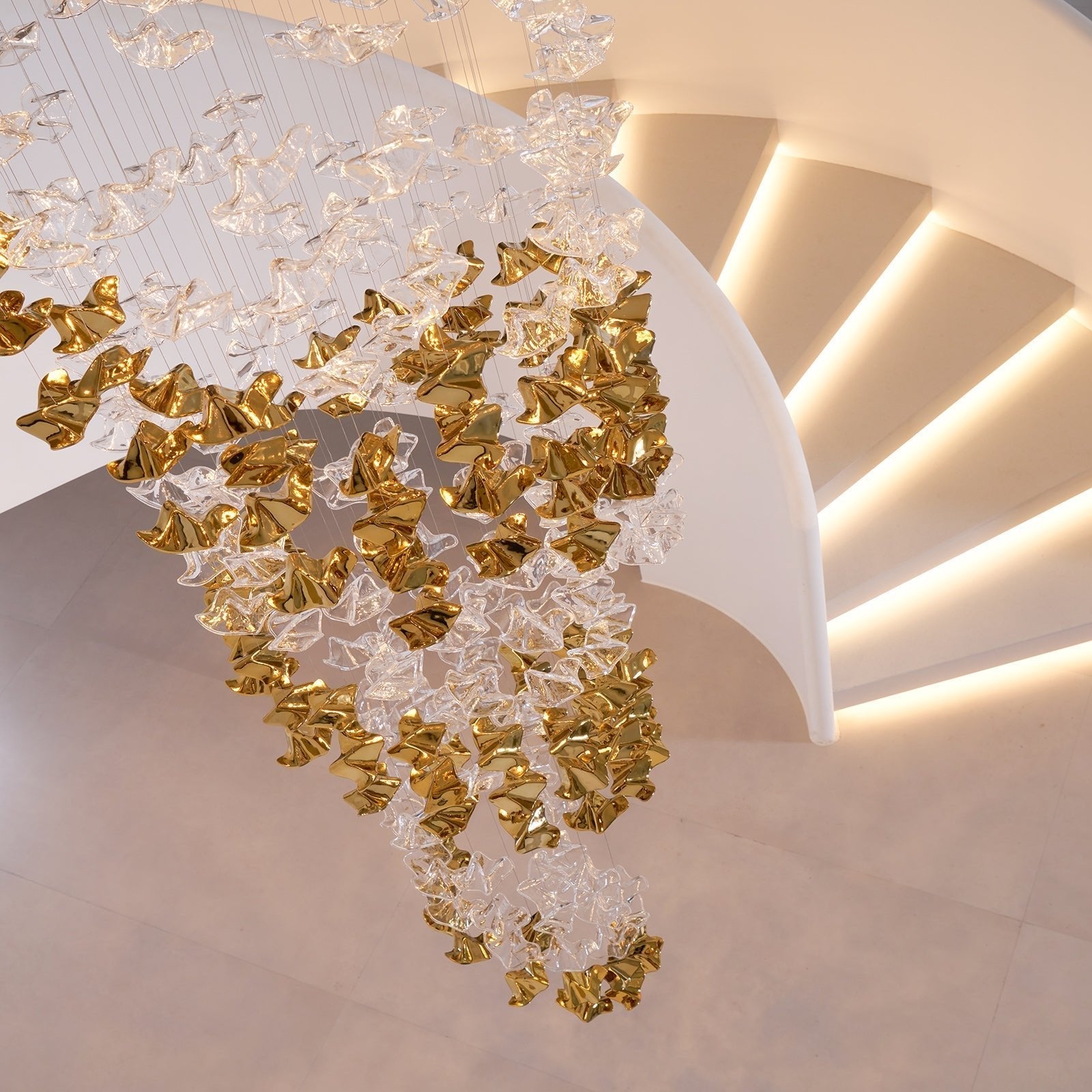 Lisk Luxury Brass Linear Chandelier-Neutral Decor