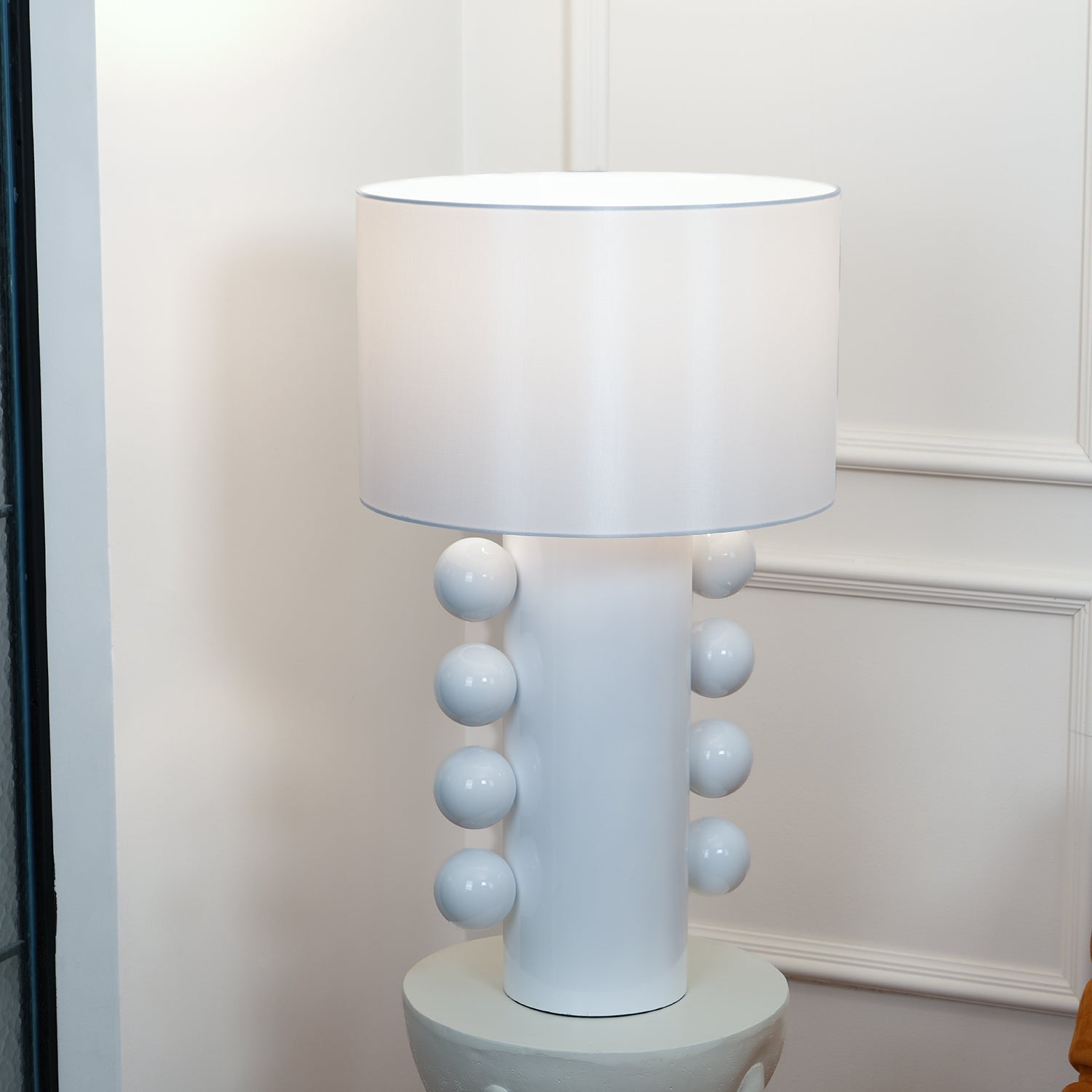 Nixu Fabric Whimsical Table Lamp-Neutral Decor