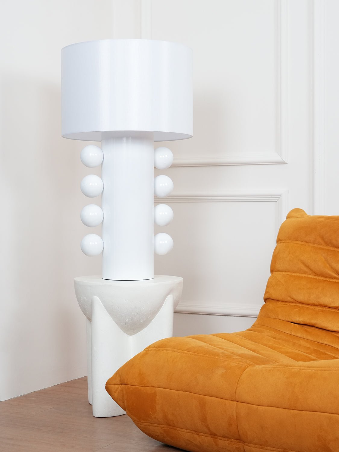 Nixu Fabric Whimsical Table Lamp-Neutral Decor