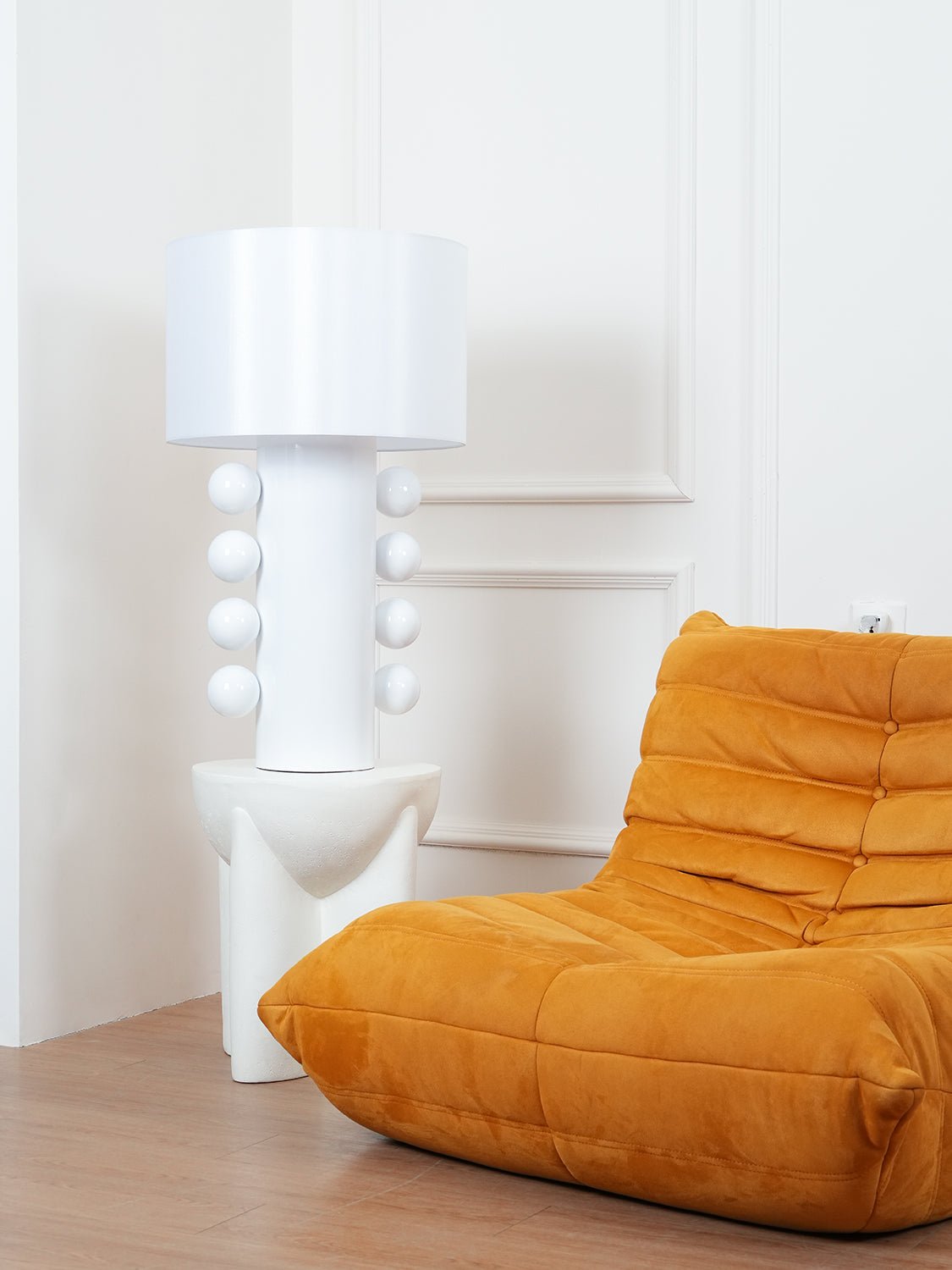 Nixu Fabric Whimsical Table Lamp-Neutral Decor