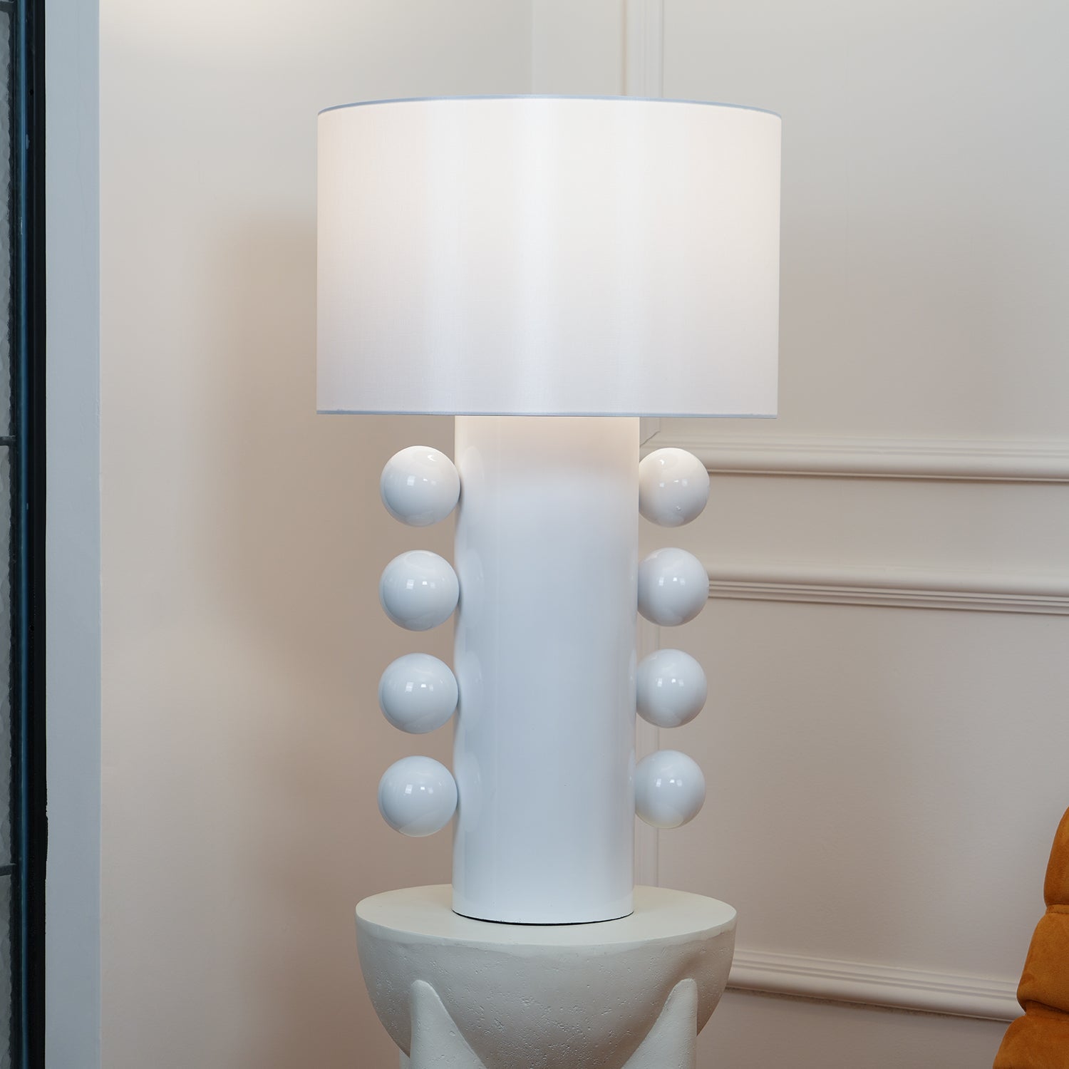 Nixu Fabric Whimsical Table Lamp-Neutral Decor