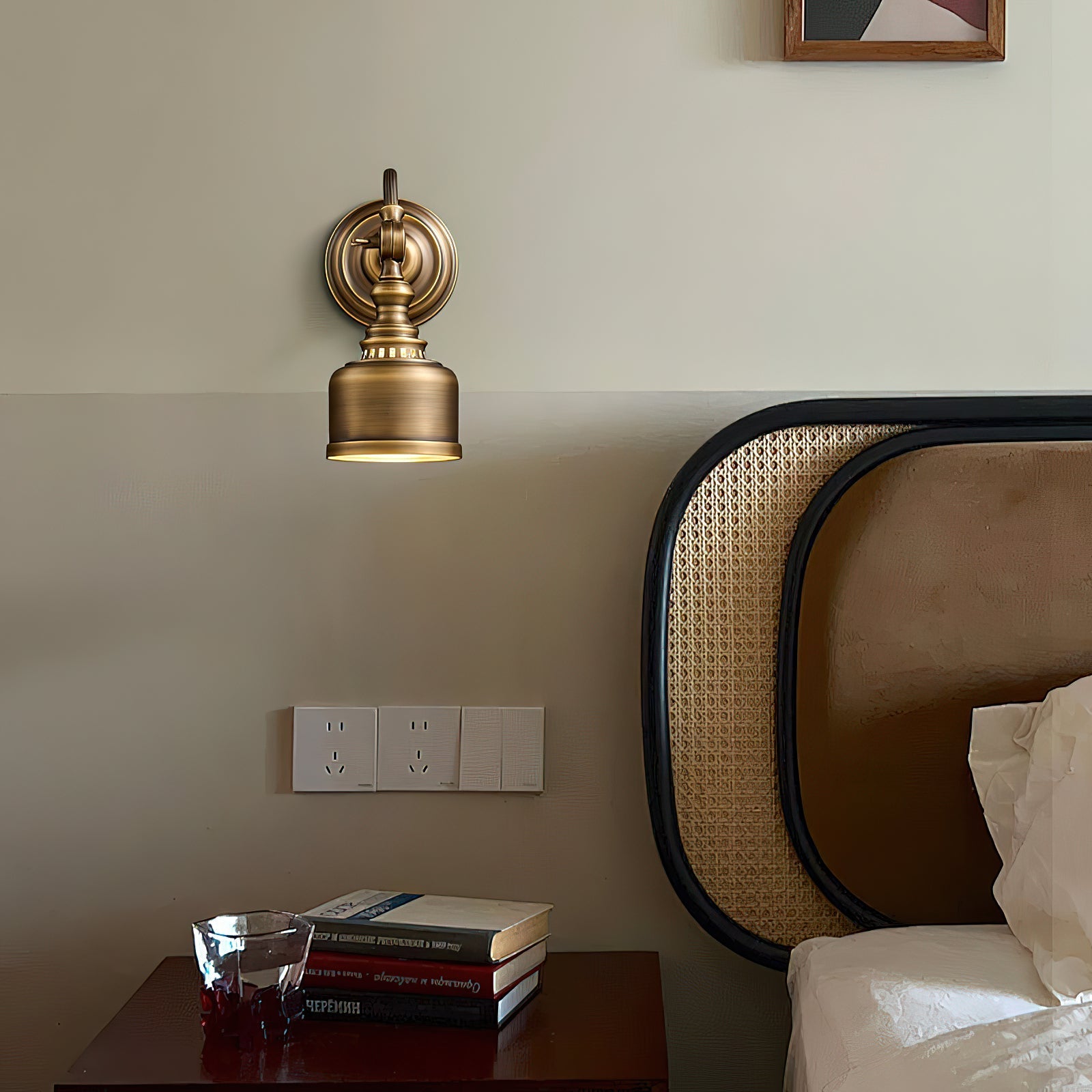 Side profile of the wall lamp, showing its minimal projection from the wall.