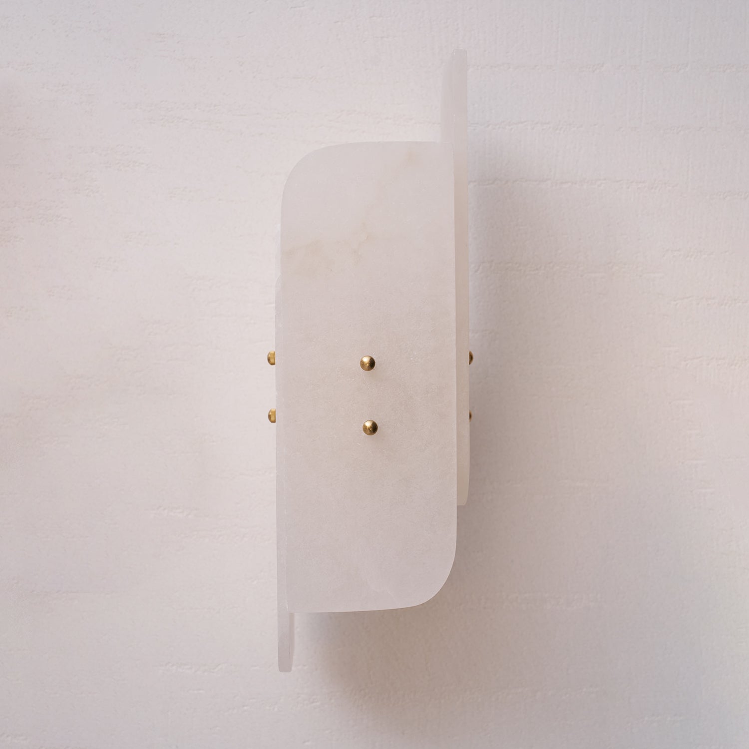Close-up of the light diffusion through the alabaster.