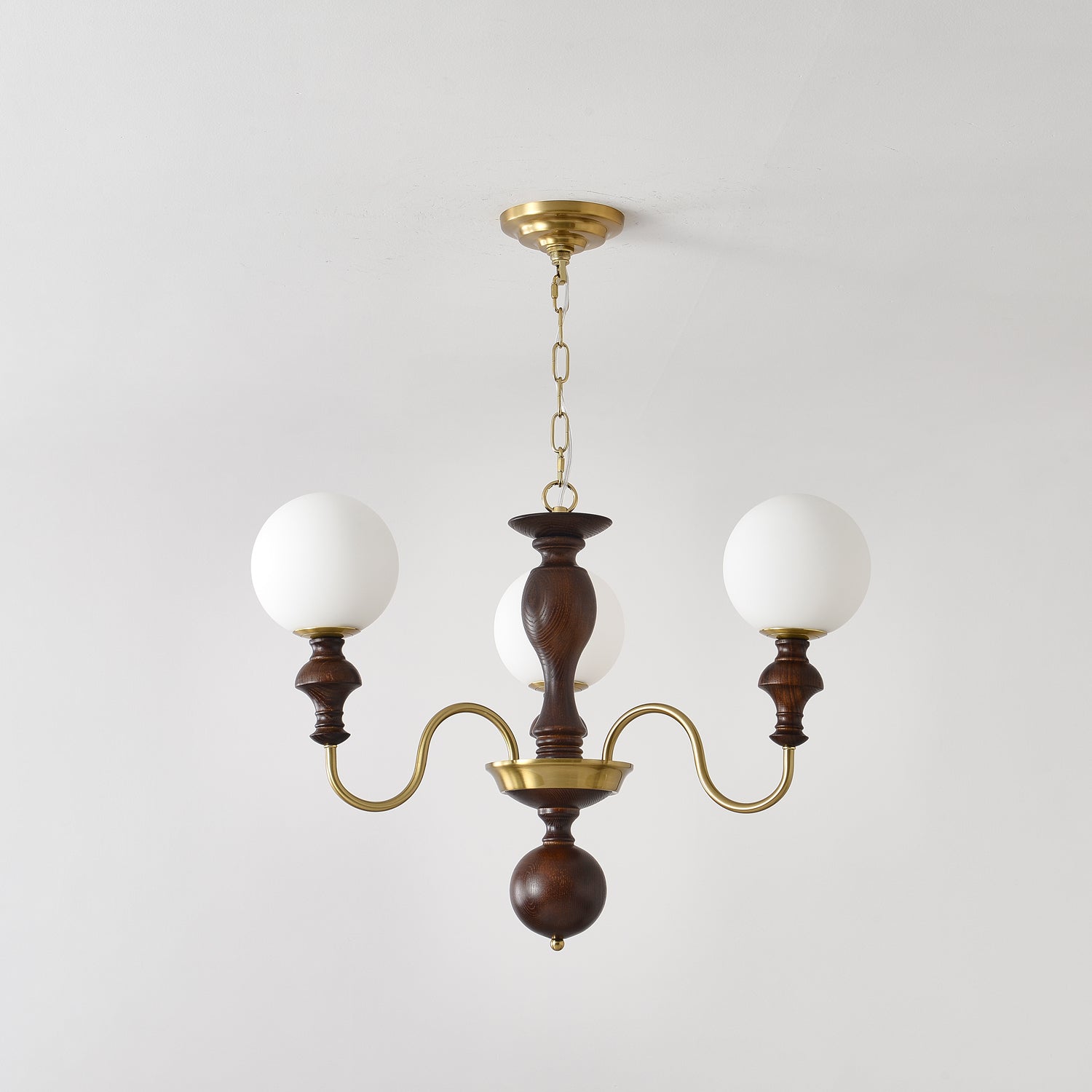 Indris Chandelier Wood & Brass Timeless Globe-Neutral Decor