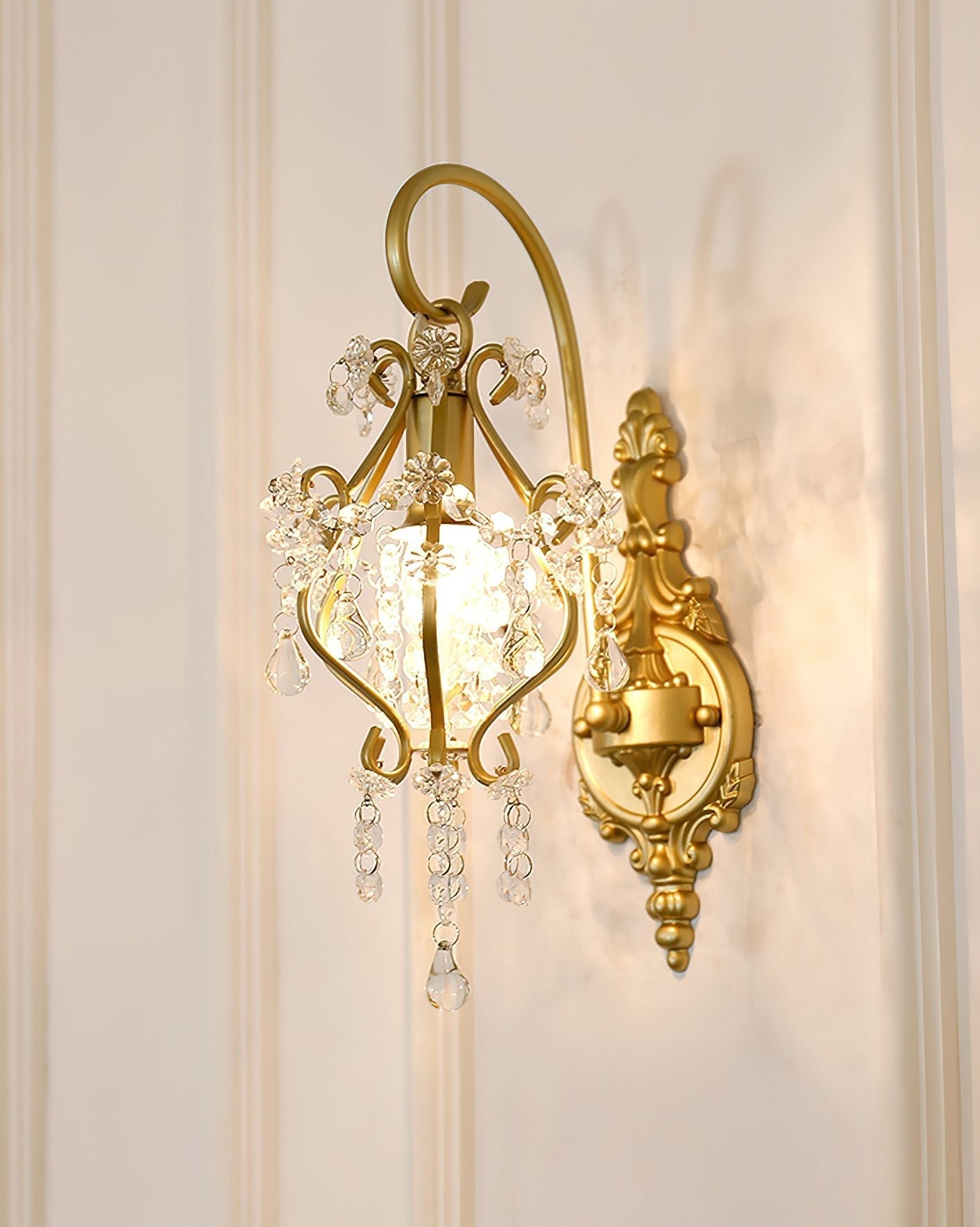 Evir Postmodern Luxury Crystal Wall Lamp-Neutral Decor
