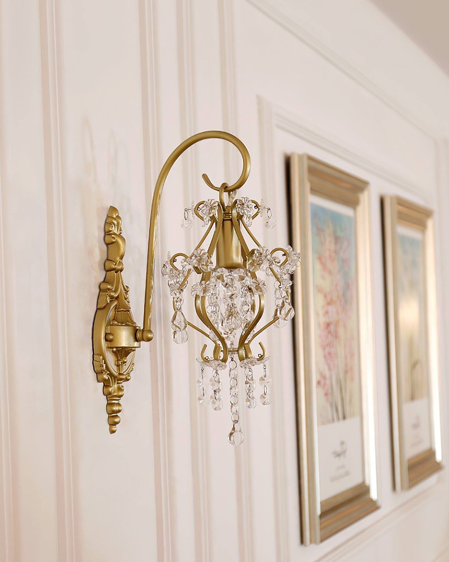 Evir Postmodern Luxury Crystal Wall Lamp-Neutral Decor