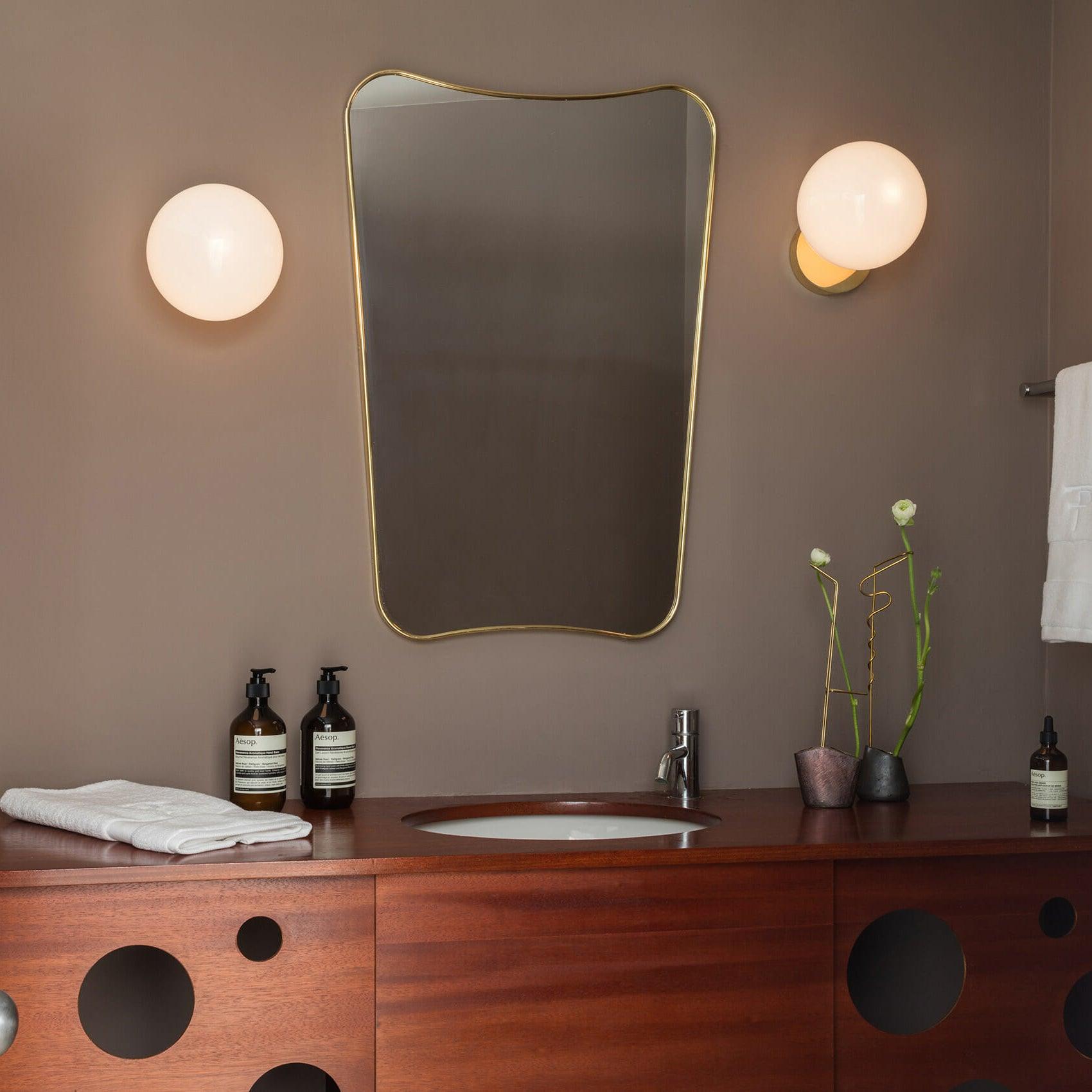 Vivinia Modern Minimalist Wall Lamp-Neutral Decor