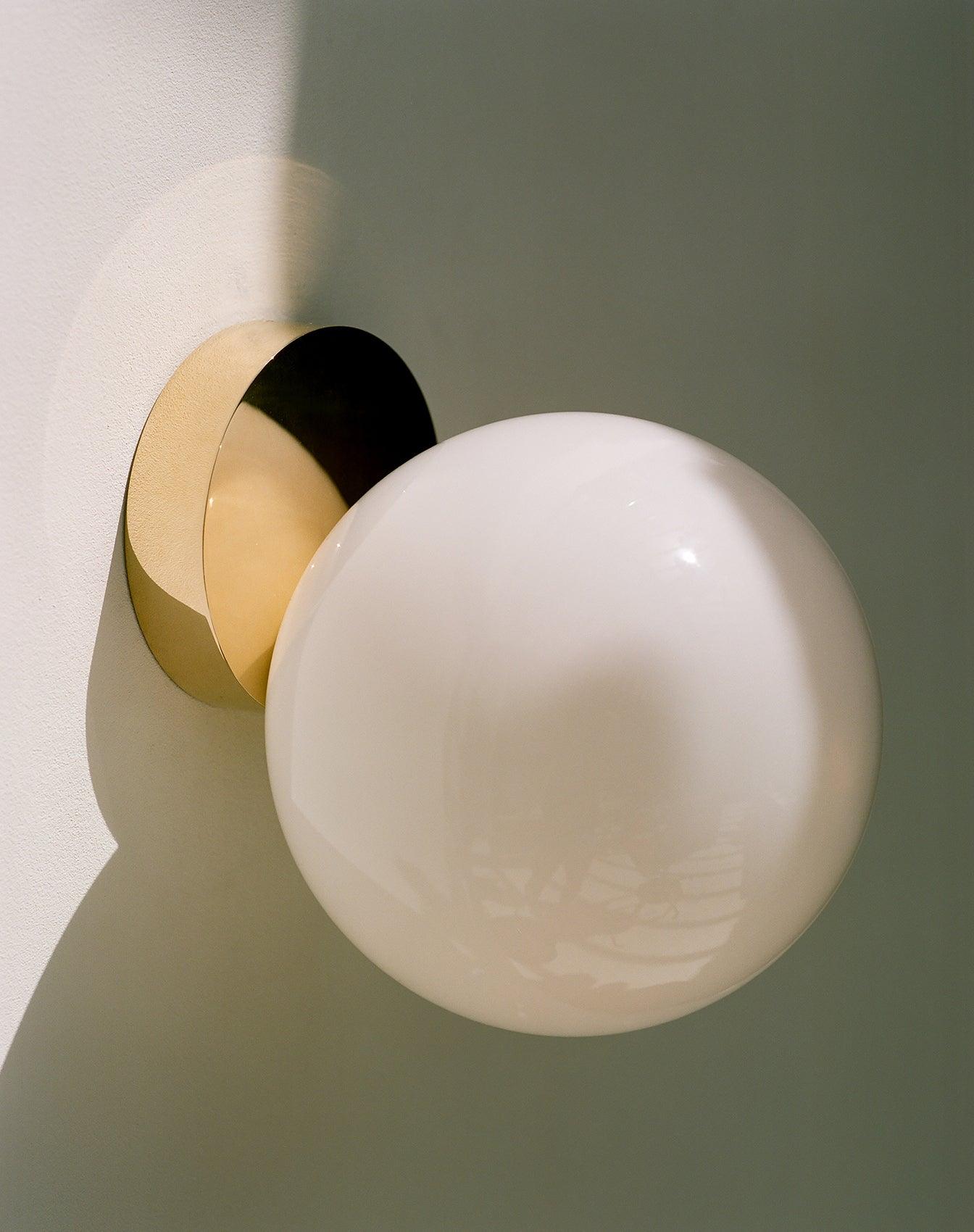 Vivinia Modern Minimalist Wall Lamp-Neutral Decor