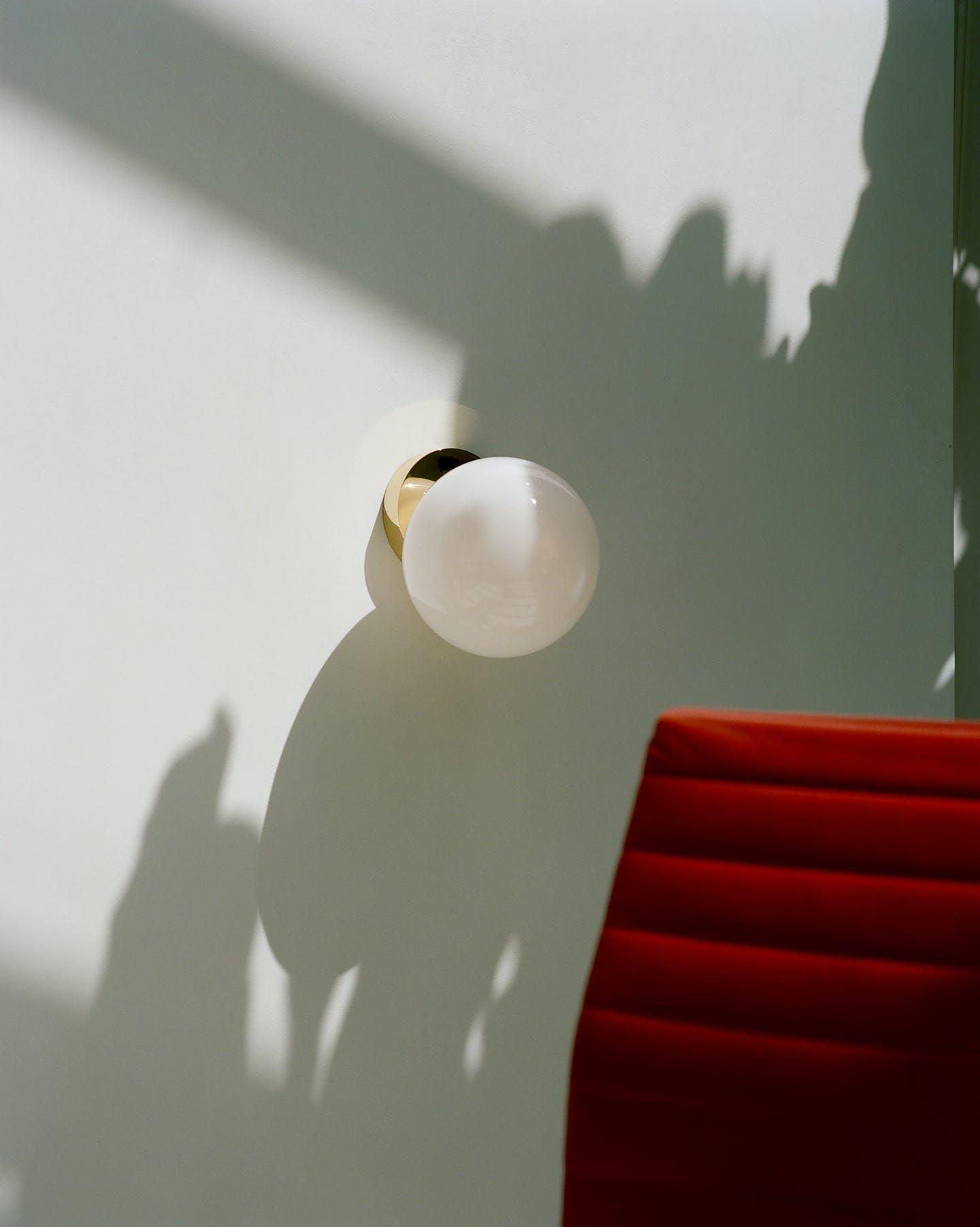 Vivinia Modern Minimalist Wall Lamp-Neutral Decor