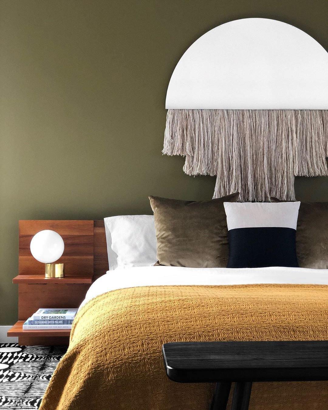 Aru Glass Industrial Table Lamp-Neutral Decor