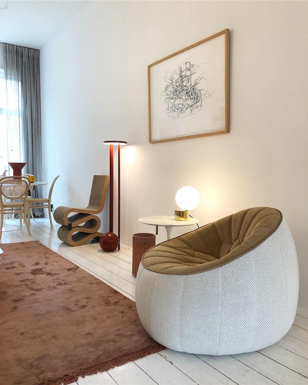 Aru Glass Industrial Table Lamp-Neutral Decor