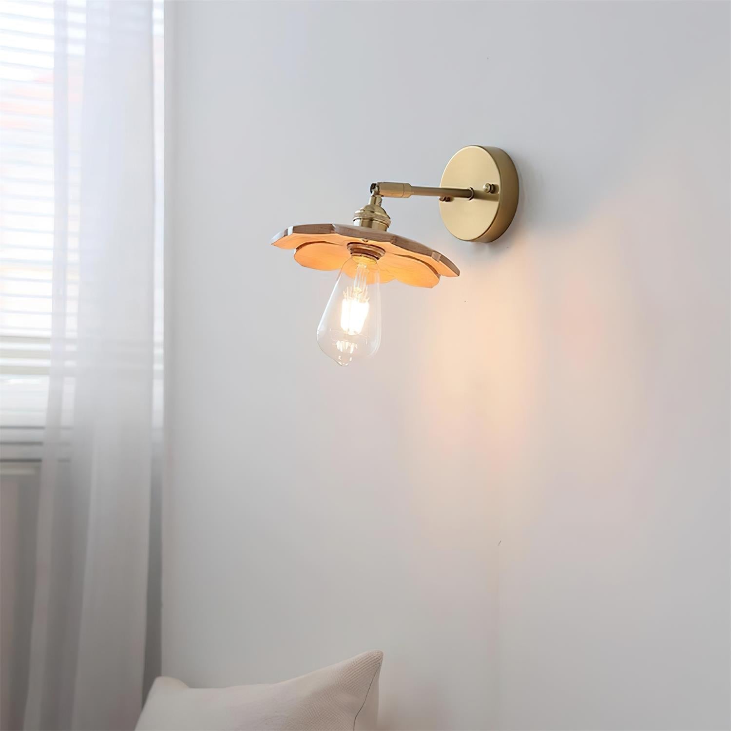 Aurelia Wall Lamp