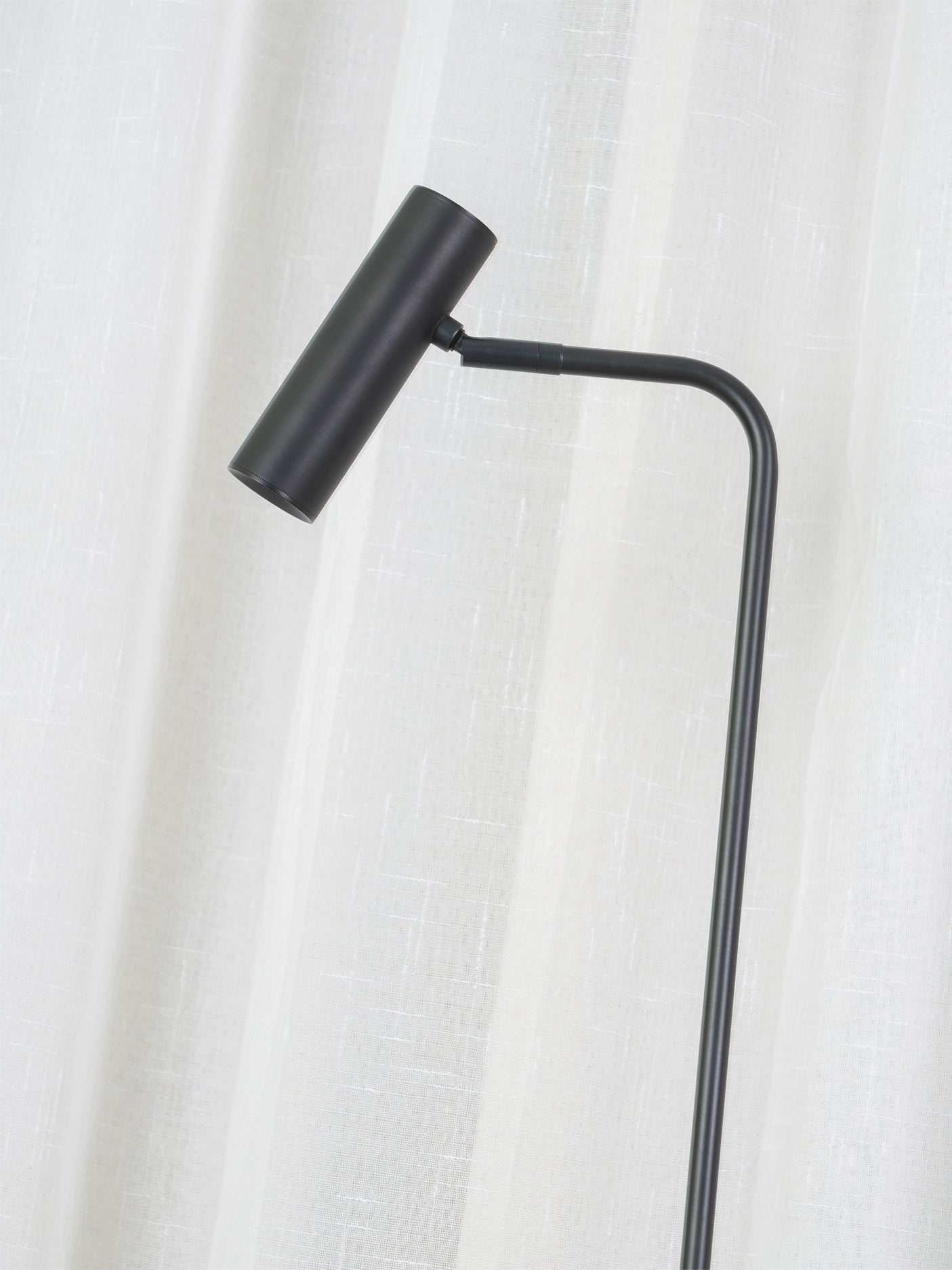Nirixa Brass Industrial Floor Lamp-Neutral Decor