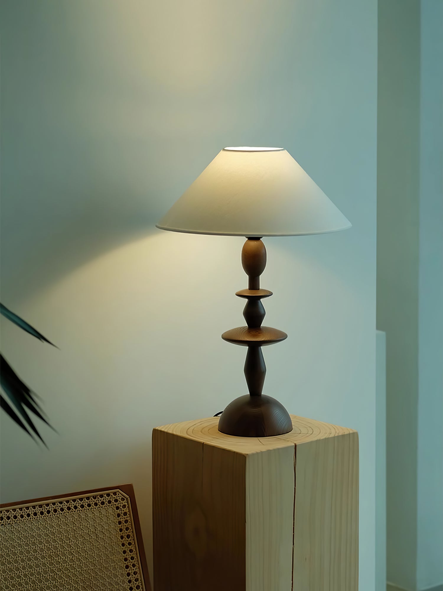 Halenir Wood Fabric Table Lamp-Neutral Decor