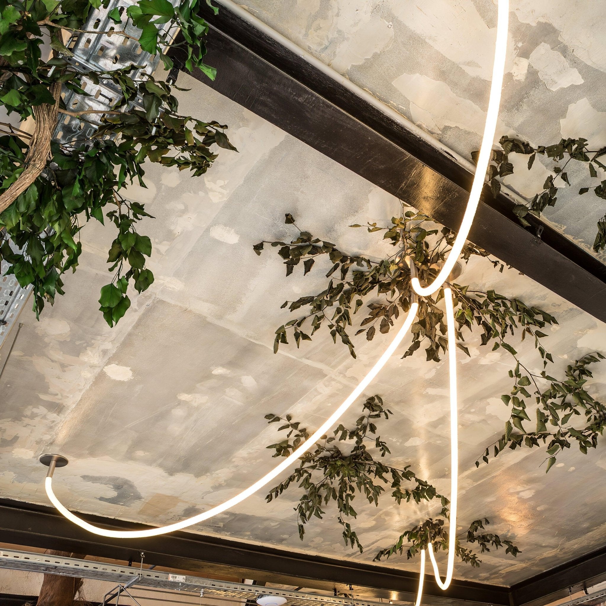 Fenris Pendant Lamp Flexible Curve Silicone Brass-Neutral Decor