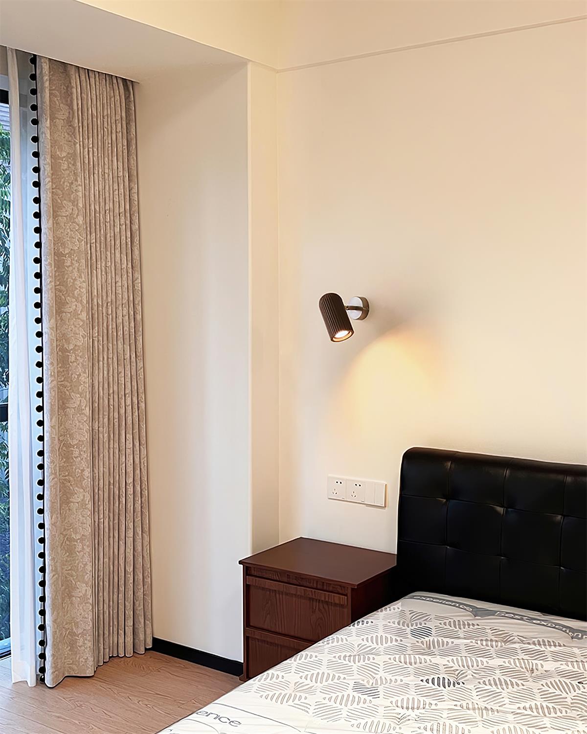 Pleat-Brite Wall Lamp