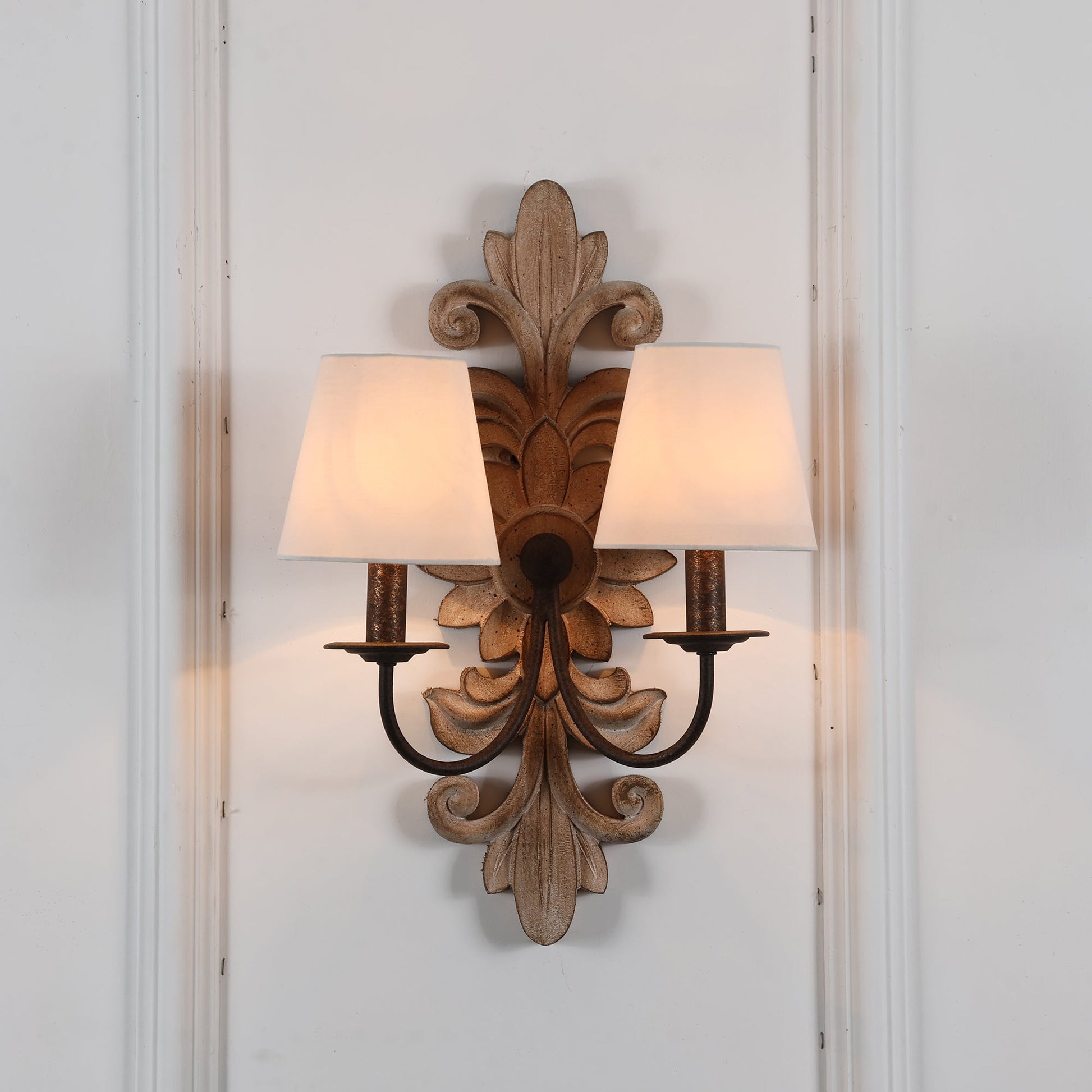 Vadora Postmodern Luxury Sconce Wall Lamp-Neutral Decor