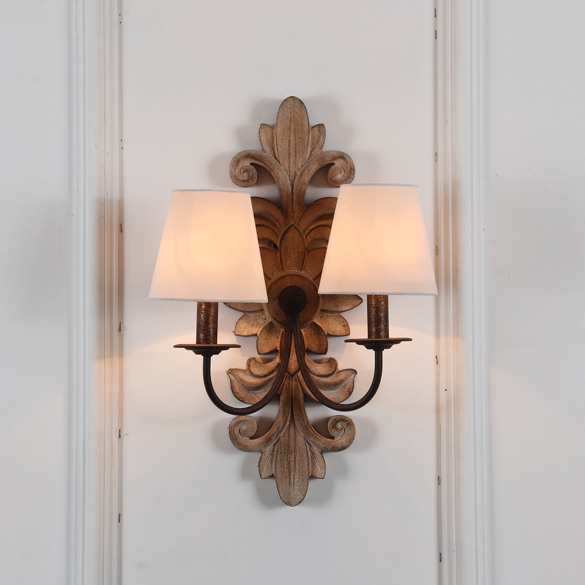 Vadora Postmodern Luxury Sconce Wall Lamp-Neutral Decor