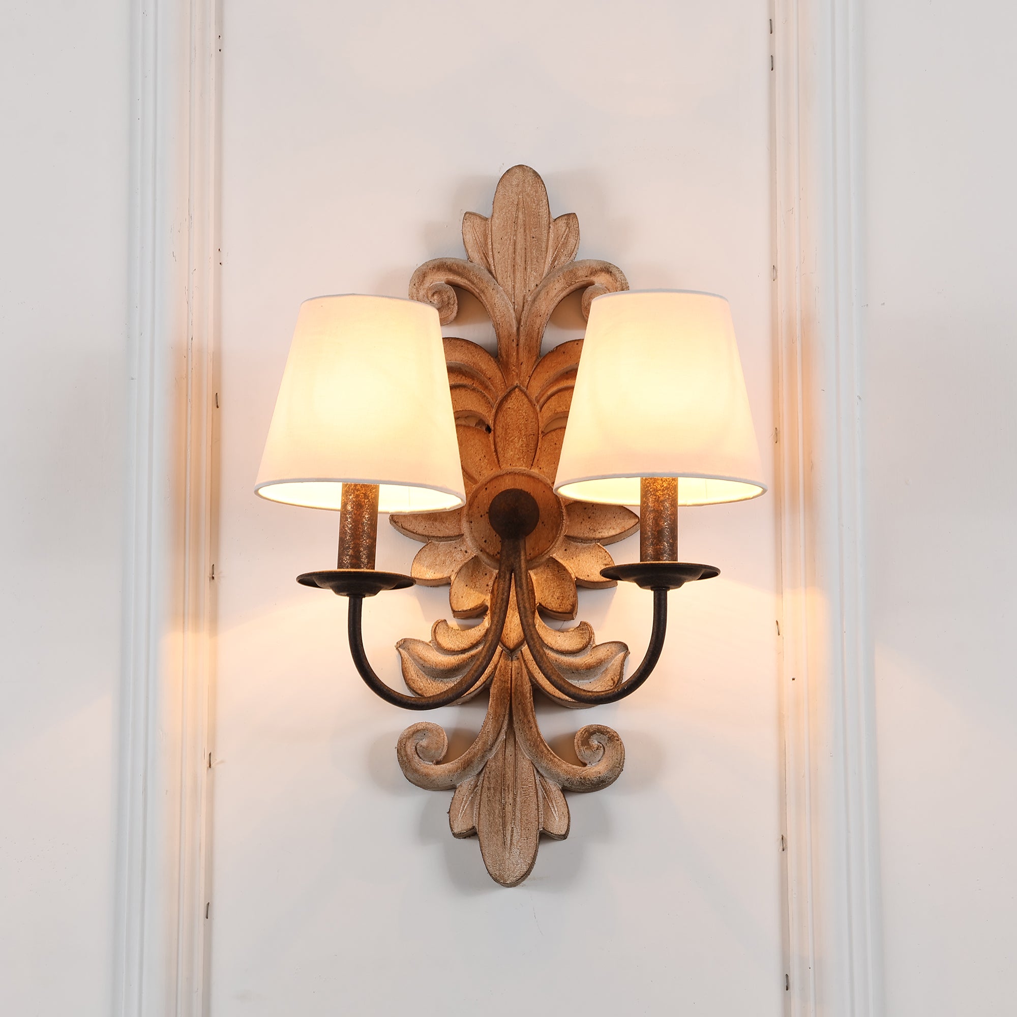 Vadora Postmodern Luxury Sconce Wall Lamp-Neutral Decor