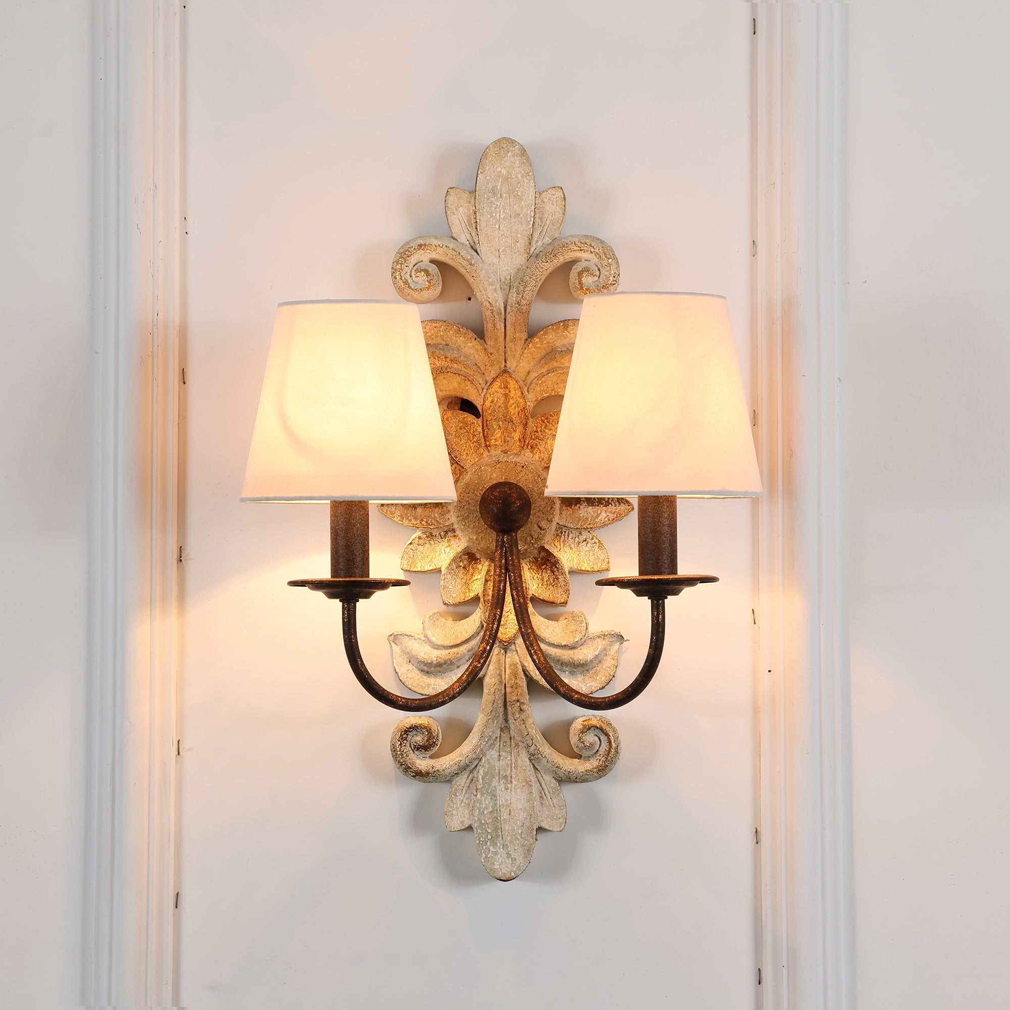 Vadora Postmodern Luxury Sconce Wall Lamp-Neutral Decor