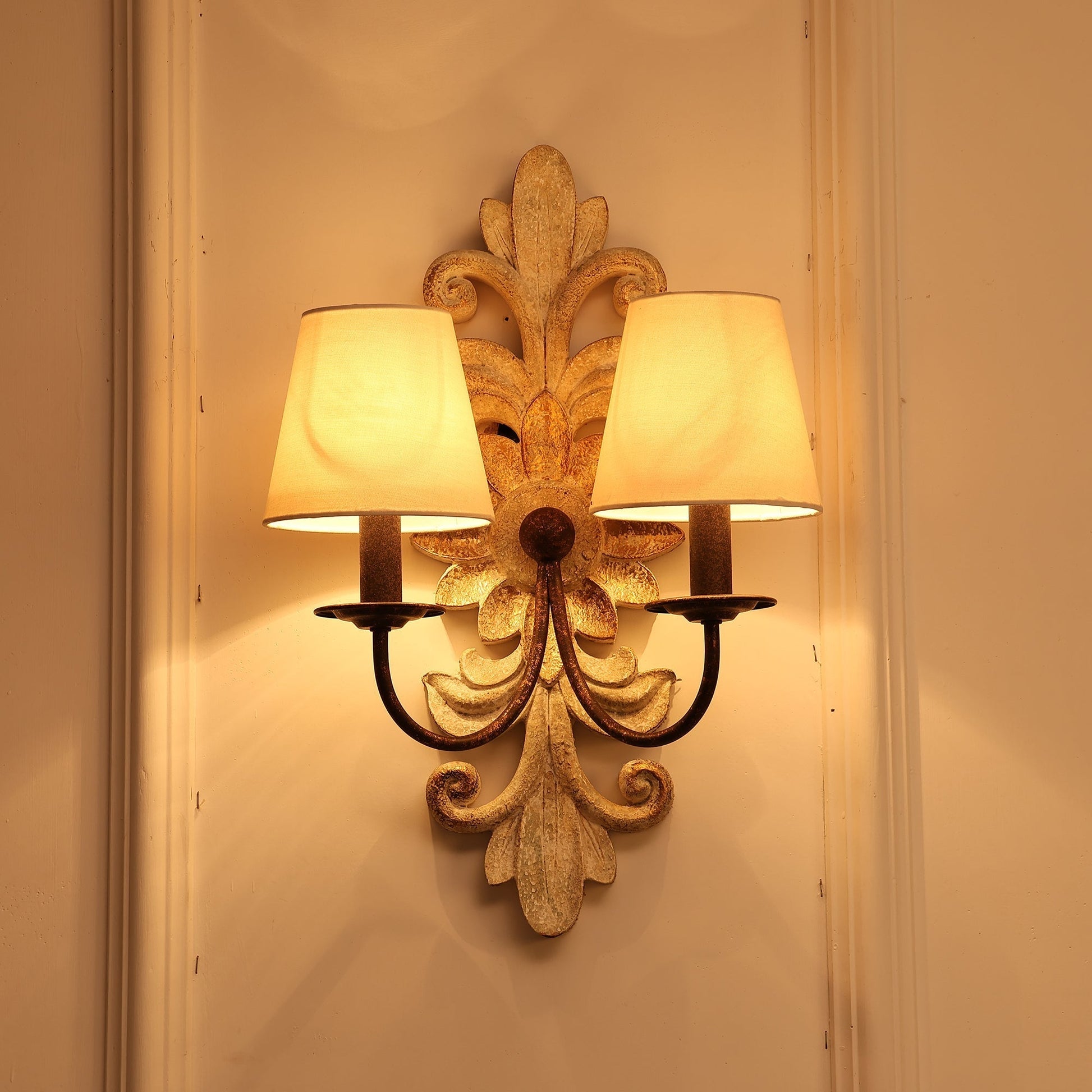 Vadora Postmodern Luxury Sconce Wall Lamp-Neutral Decor