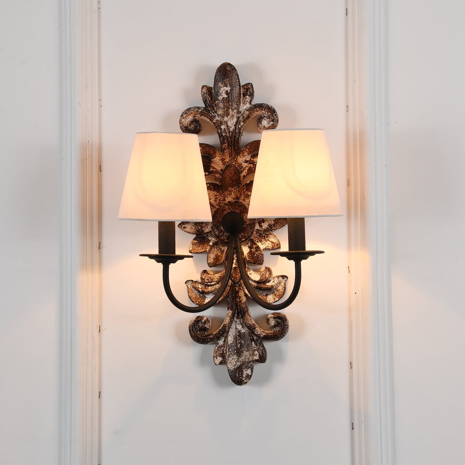 Vadora Postmodern Luxury Sconce Wall Lamp-Neutral Decor