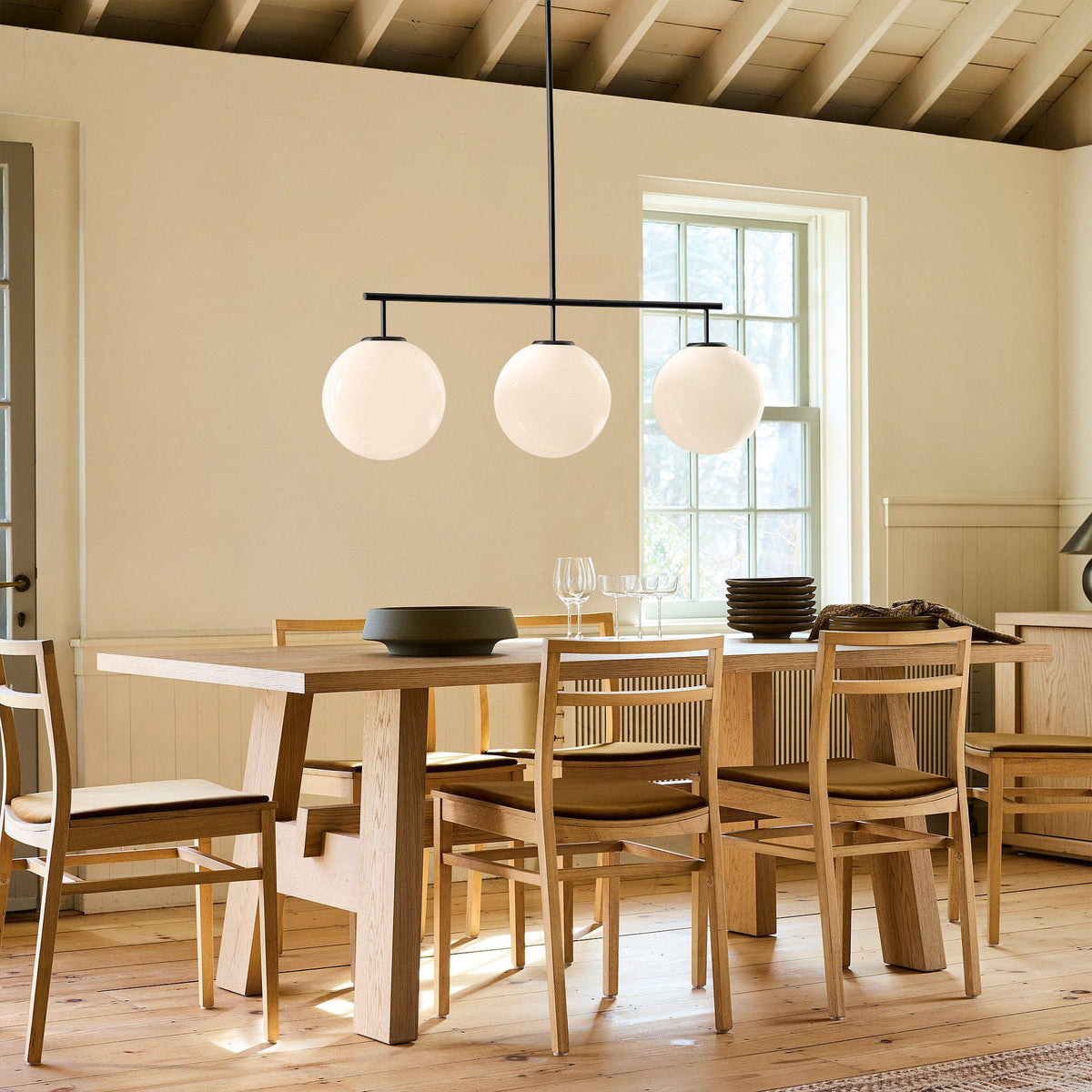 Trilo Globe Pendant Light-Neutral Decor