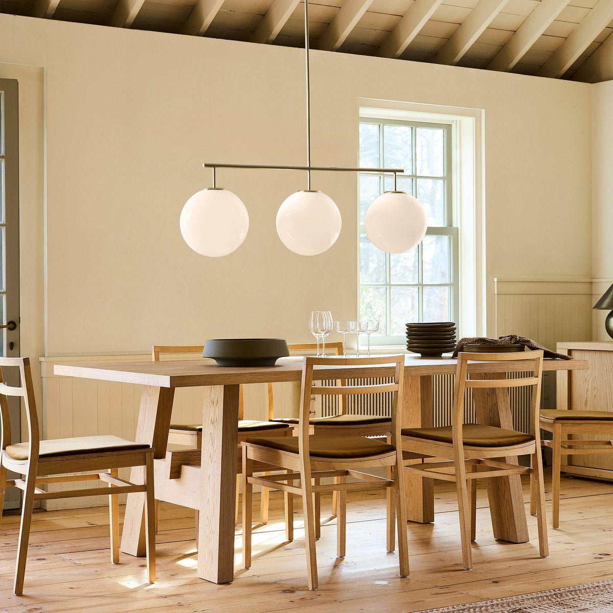 Trilo Globe Pendant Light-Neutral Decor