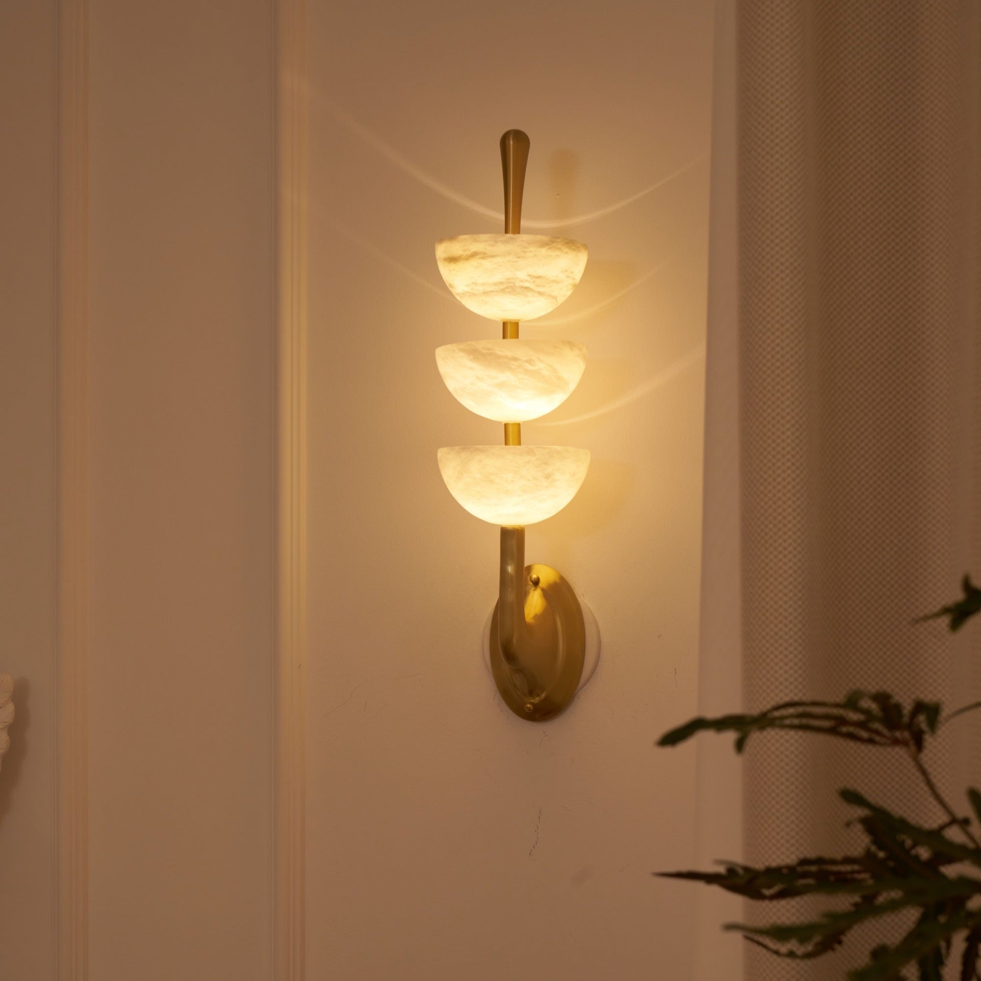 Ulmiraris Alabaster Wall Light-Neutral Decor