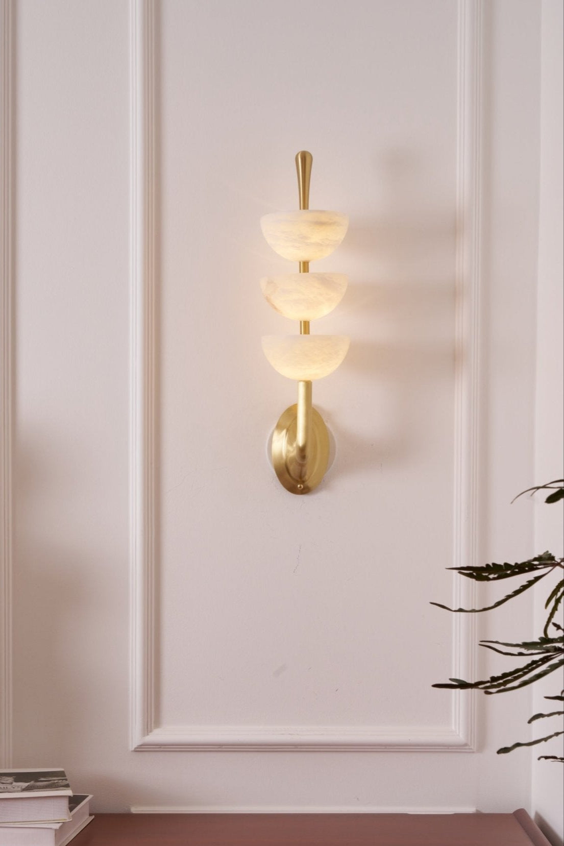 Ulmiraris Alabaster Wall Light-Neutral Decor