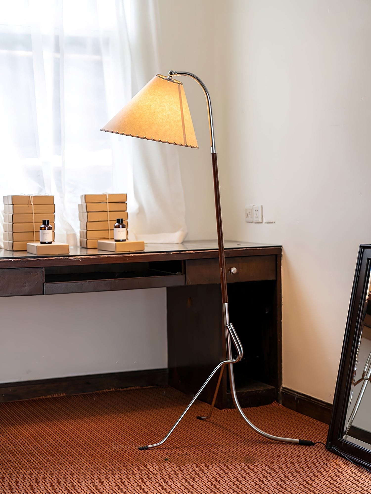 Lysandir Arc-shaped Wood Floor Lamp-Neutral Decor