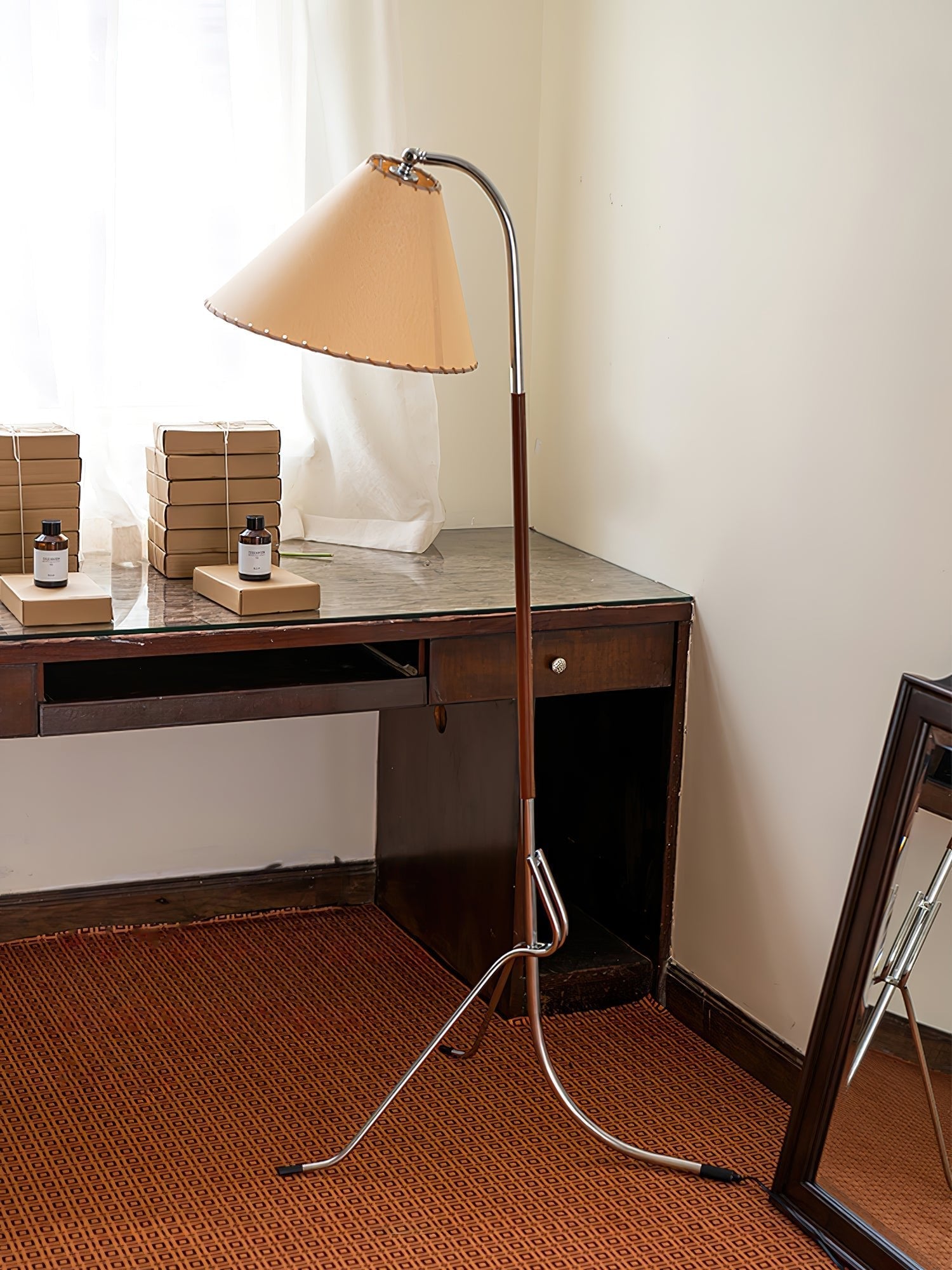Lysandir Arc-shaped Wood Floor Lamp-Neutral Decor