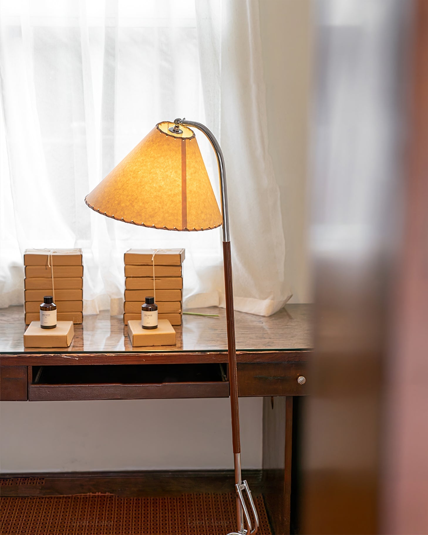 Lysandir Arc-shaped Wood Floor Lamp-Neutral Decor